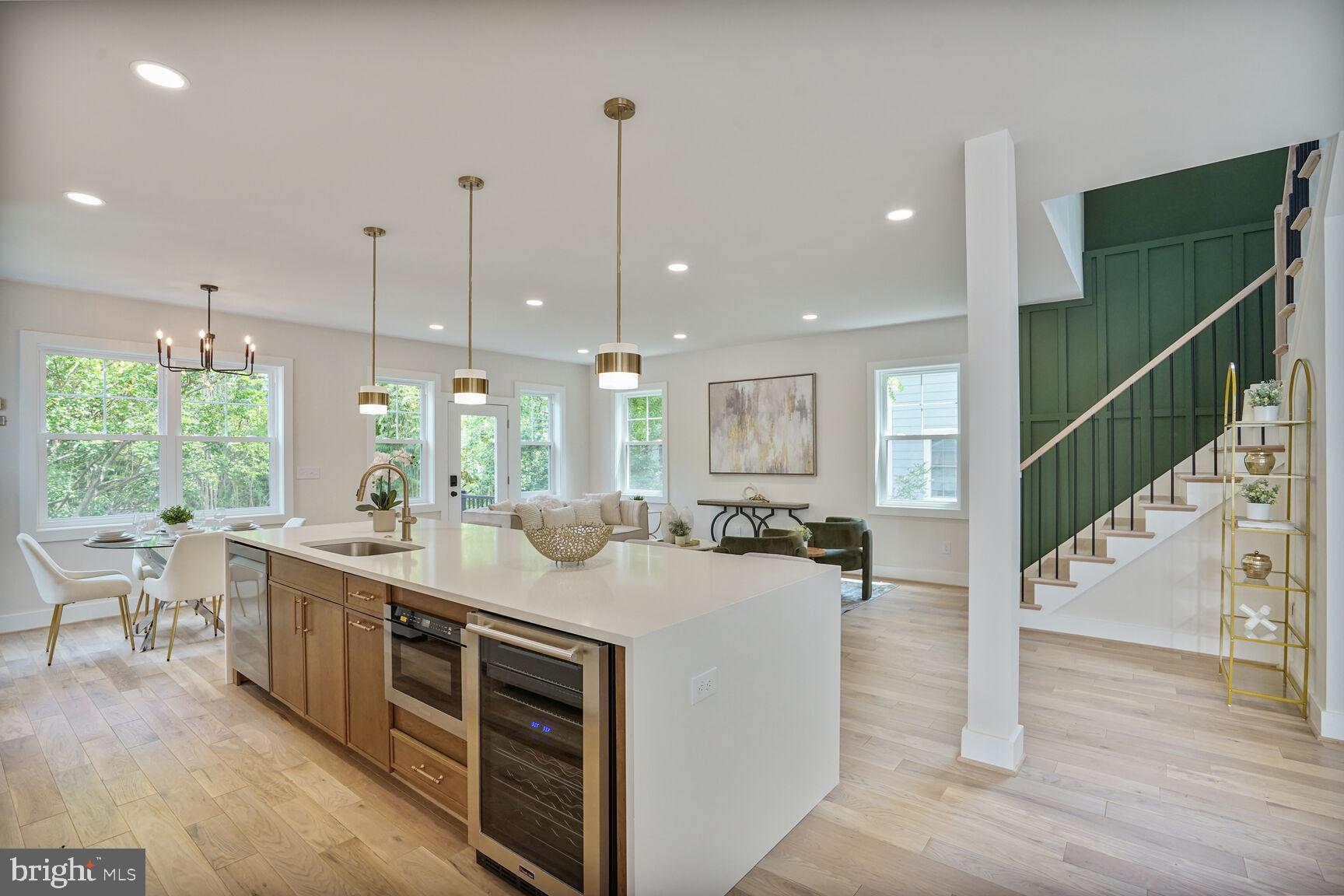 CLARENDON - Residential