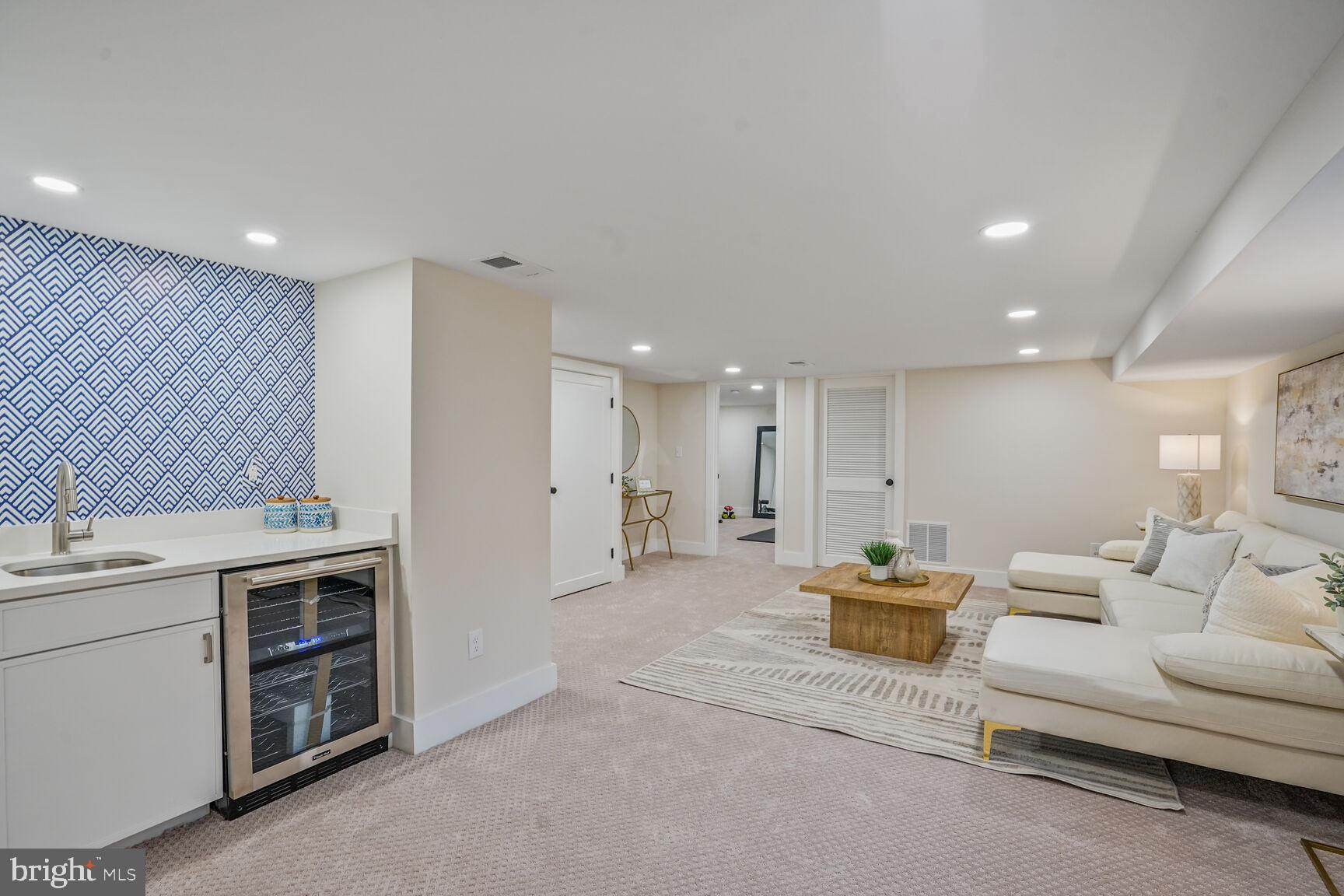 CLARENDON - Residential