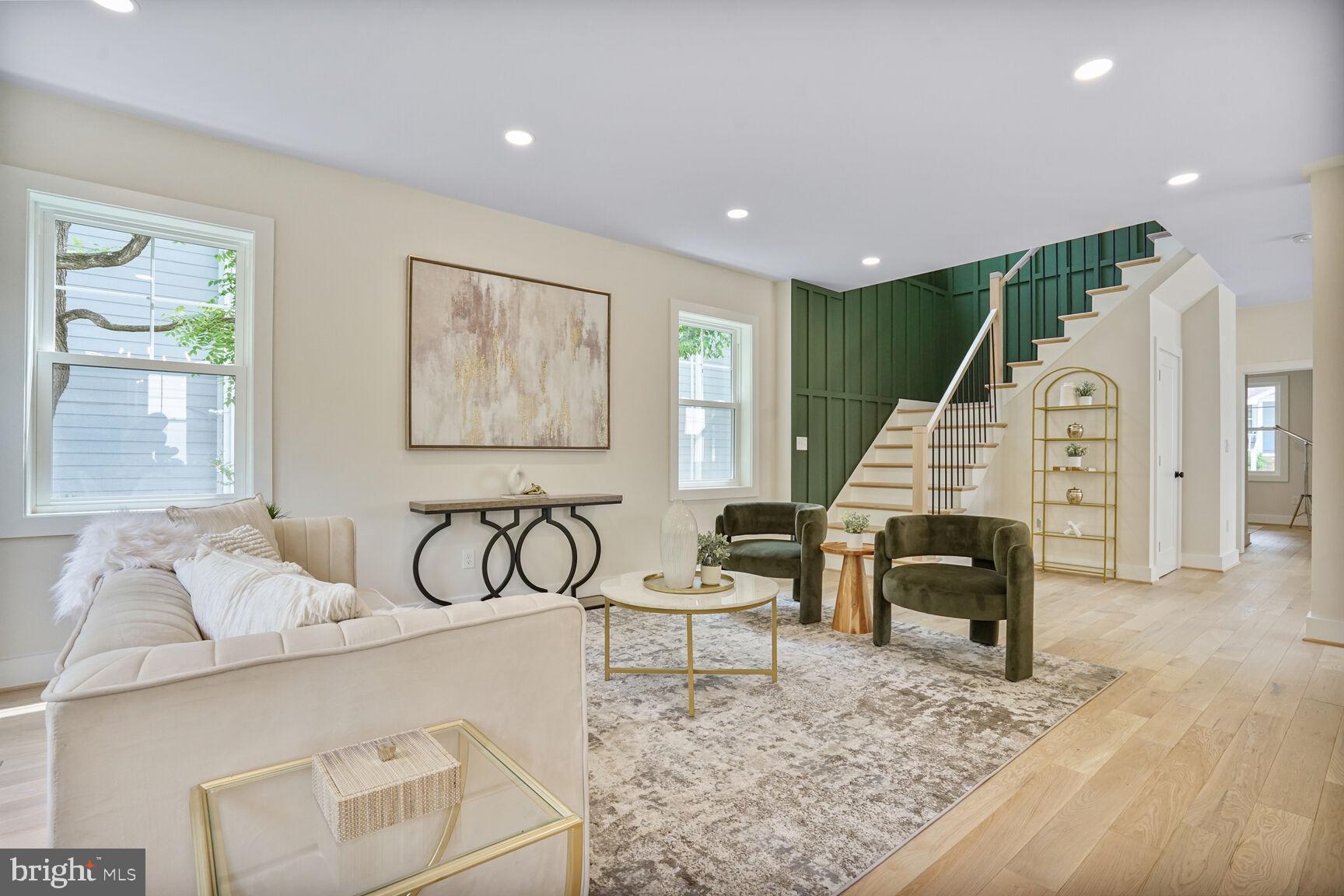 CLARENDON - Residential