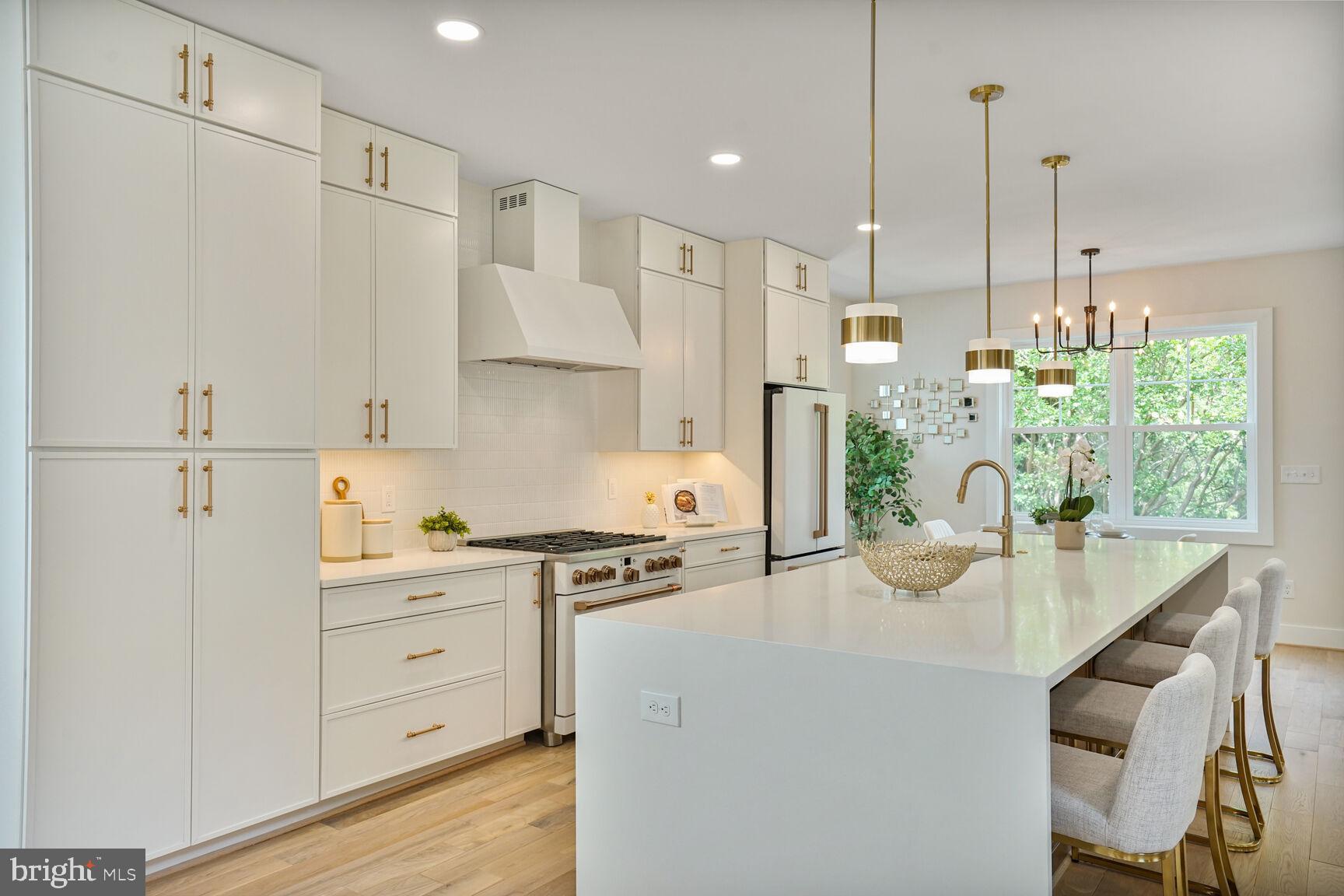 CLARENDON - Residential