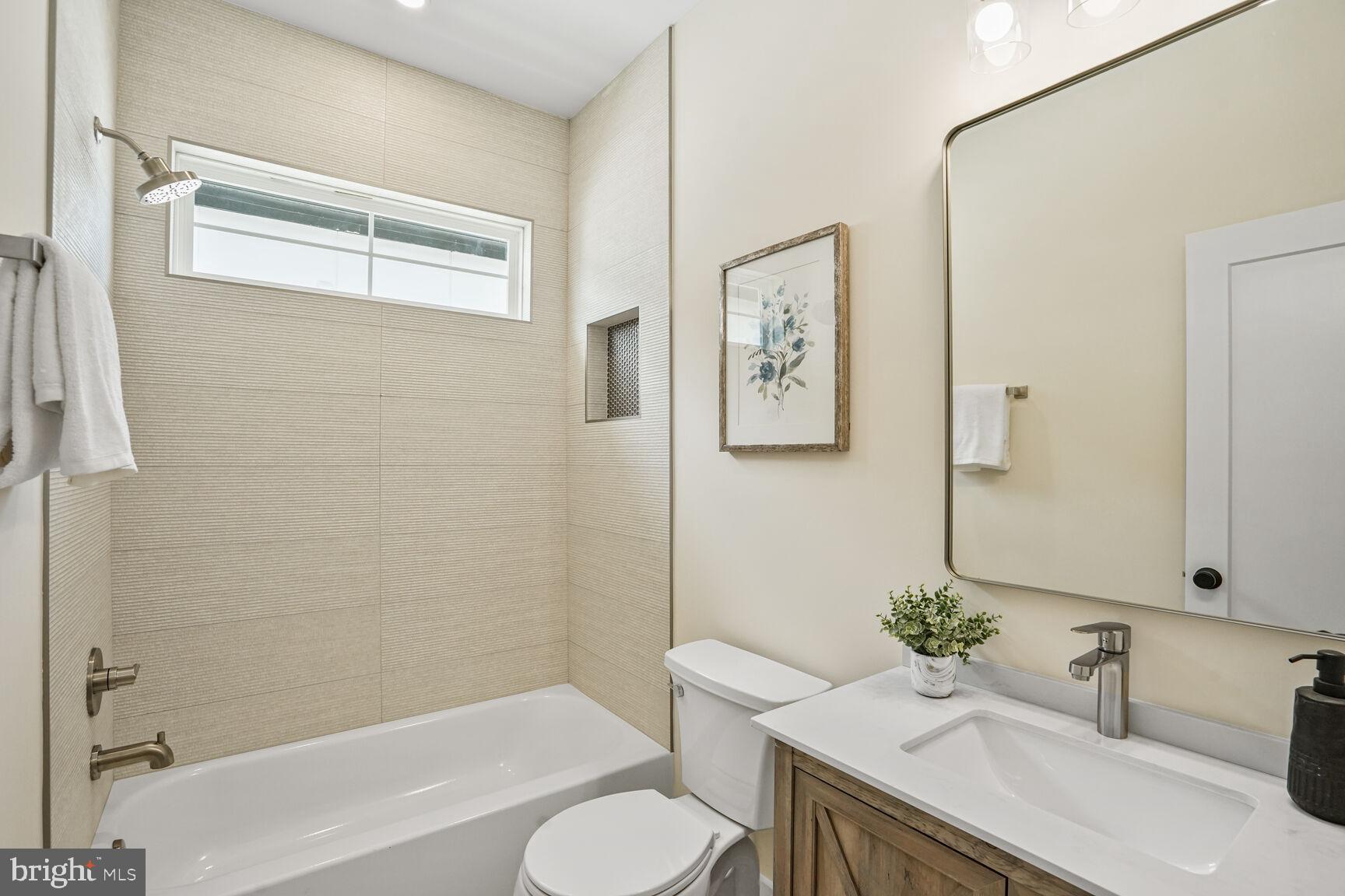 CLARENDON - Residential