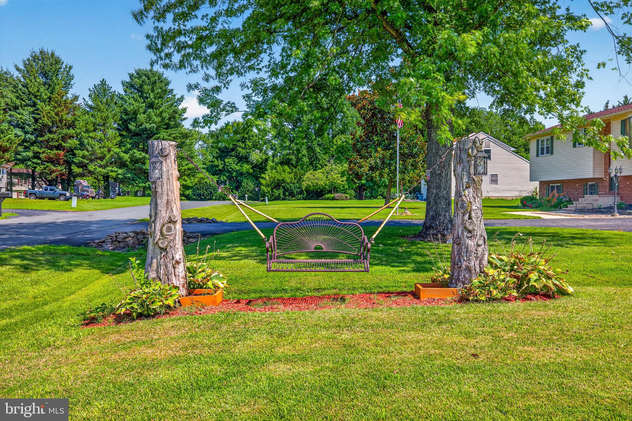 115 BRANTWOOD DRIVE