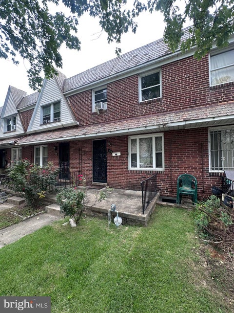 Townhouse For Sale - 705 Ashburton Street<br/> Baltimore City County, BALTIMORE, MD 21216