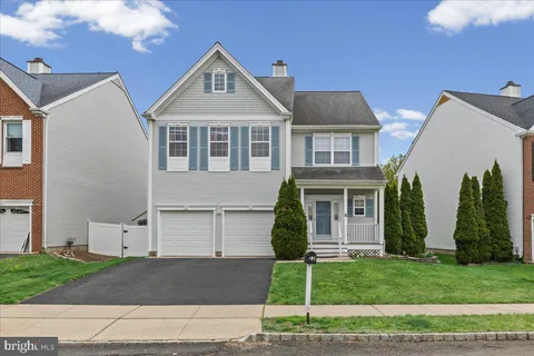 22 Stanford Drive, Kendall Park, NJ 08824 - #: NJMX2011970