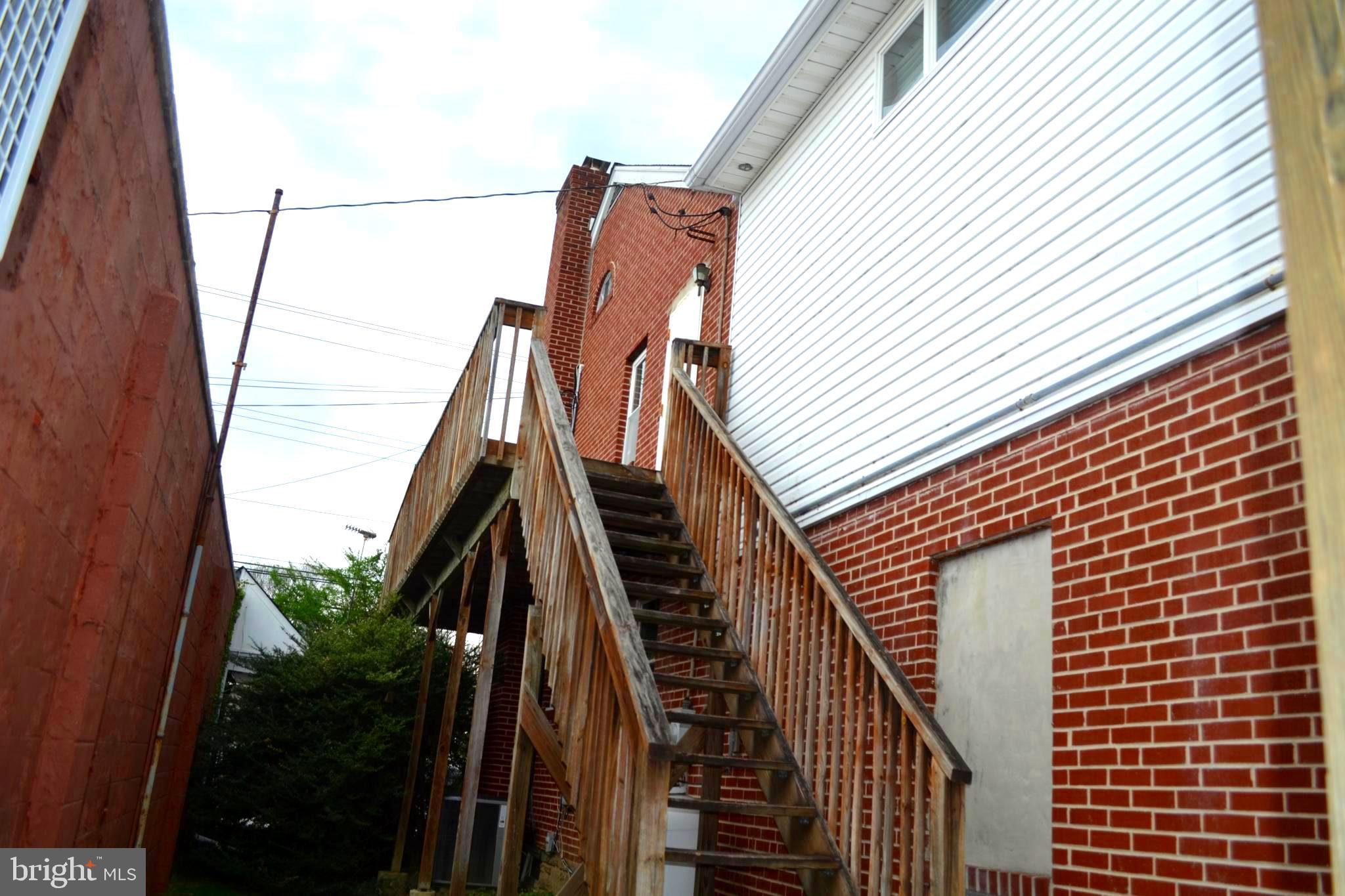 FOLCROFT - Residential Lease