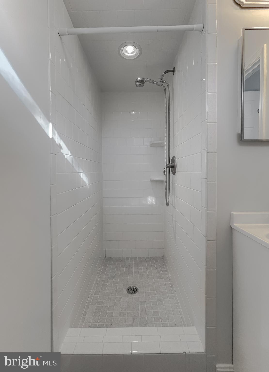 BAREFOOT ACRES - Residential