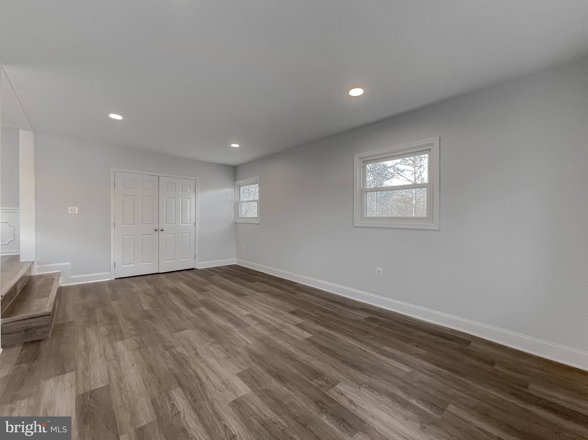 BAREFOOT ACRES - Residential