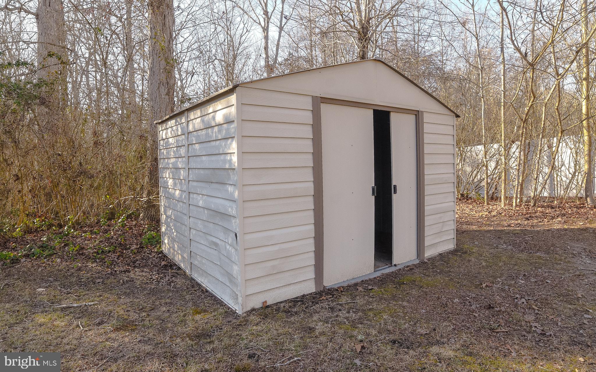 BAREFOOT ACRES - Residential