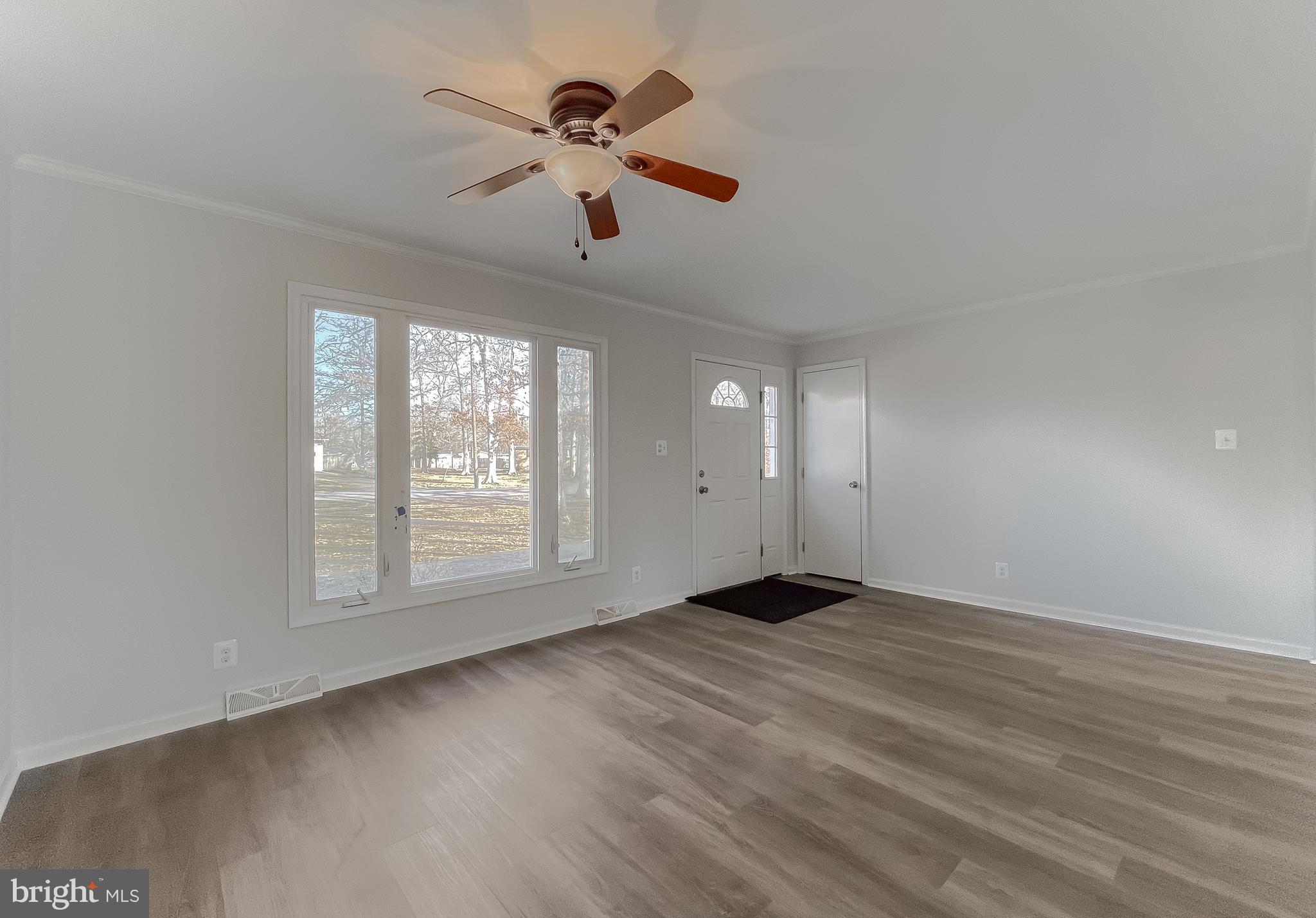 BAREFOOT ACRES - Residential