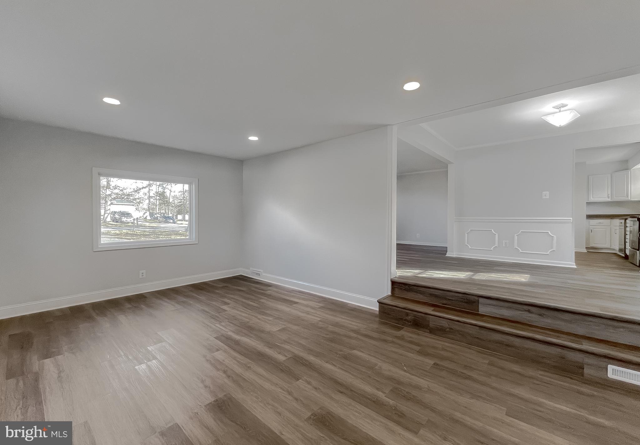 BAREFOOT ACRES - Residential