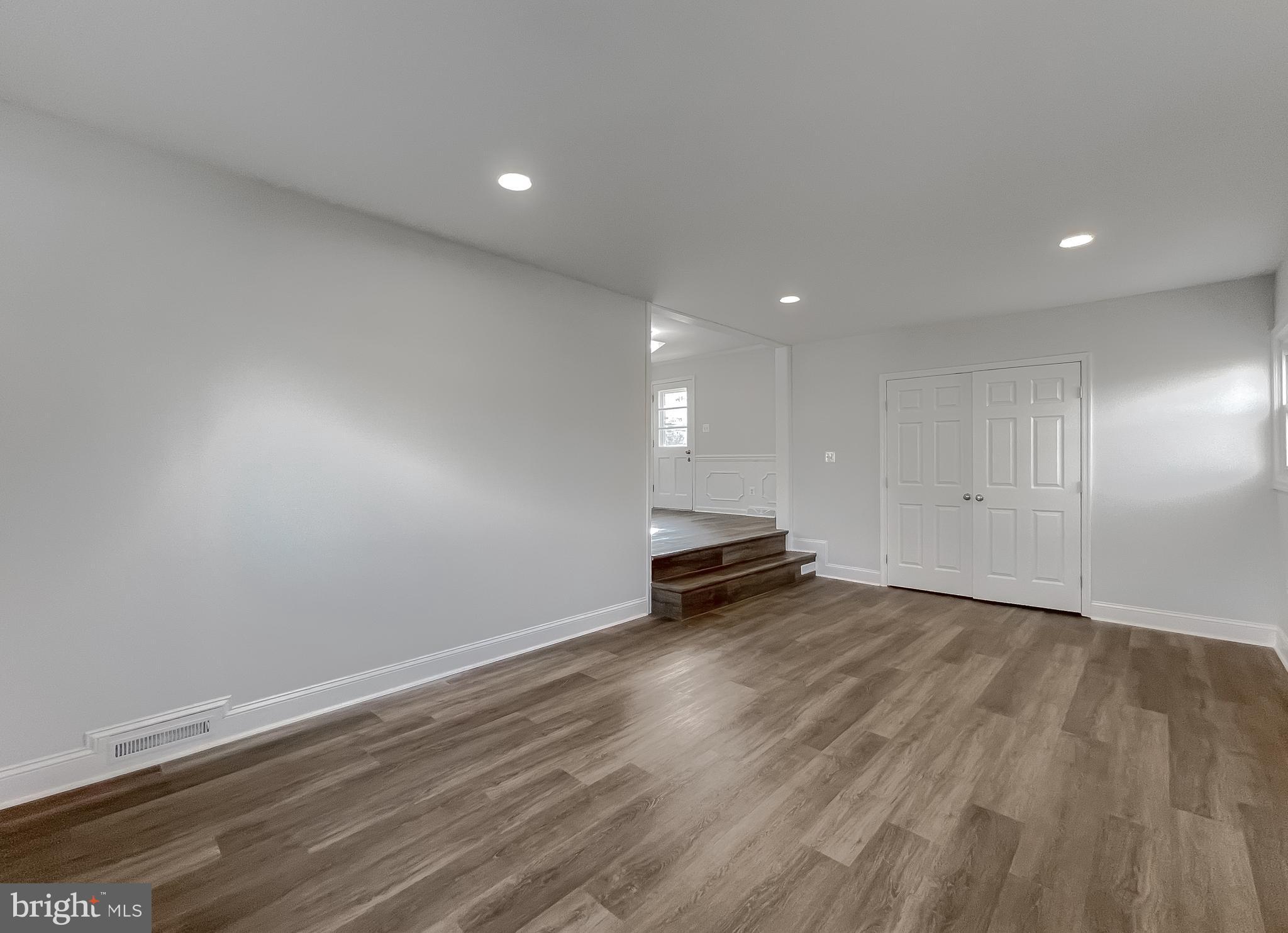 BAREFOOT ACRES - Residential