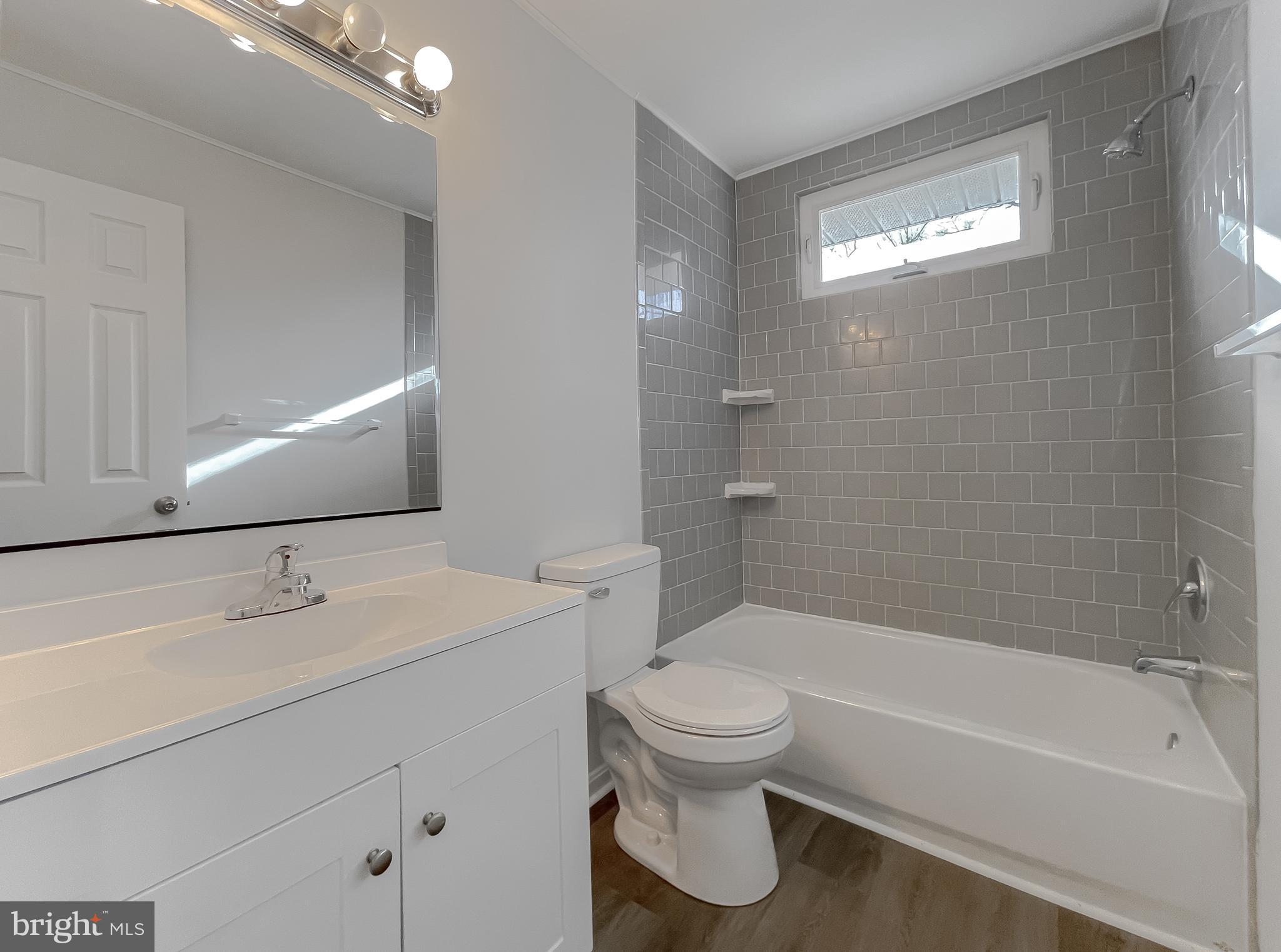 BAREFOOT ACRES - Residential