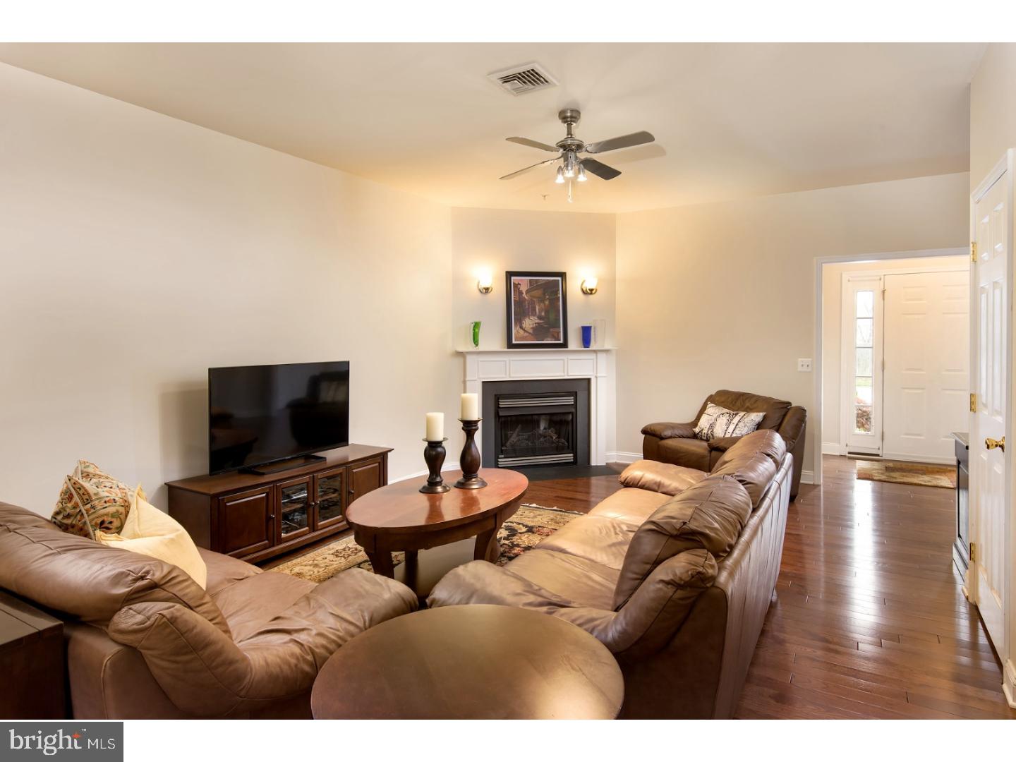 WILLOW MANOR - Residential