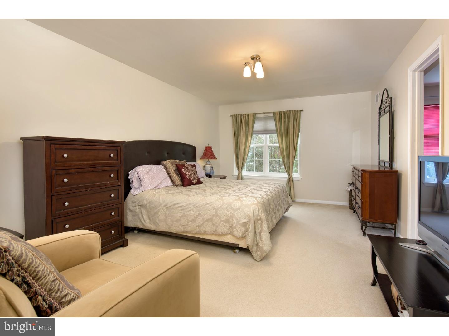 WILLOW MANOR - Residential