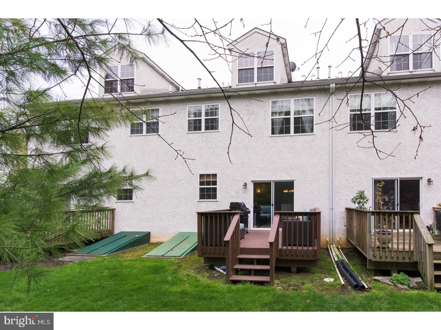 WILLOW MANOR - Residential