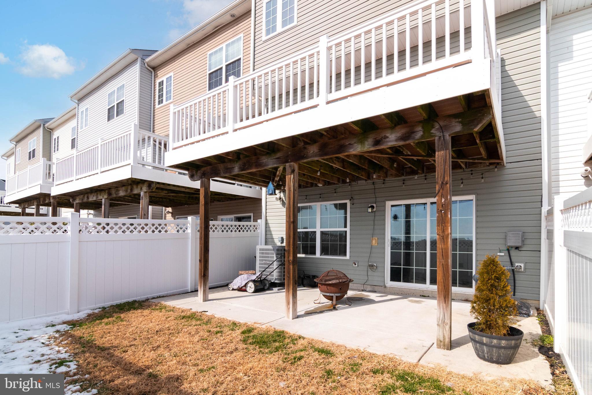 PLANTATION LAKES - Residential