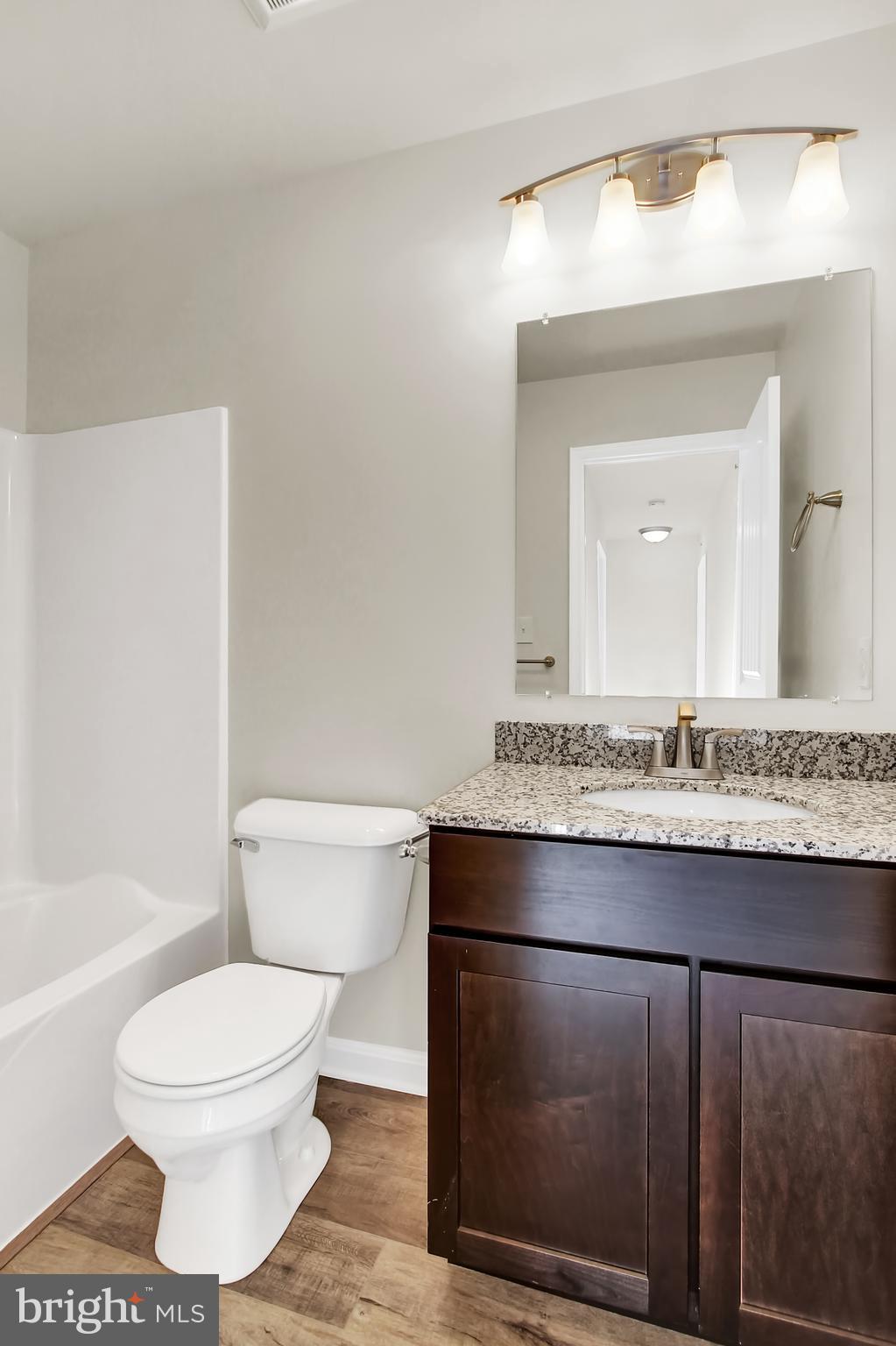 LINCOLN SQUARE - Residential Lease