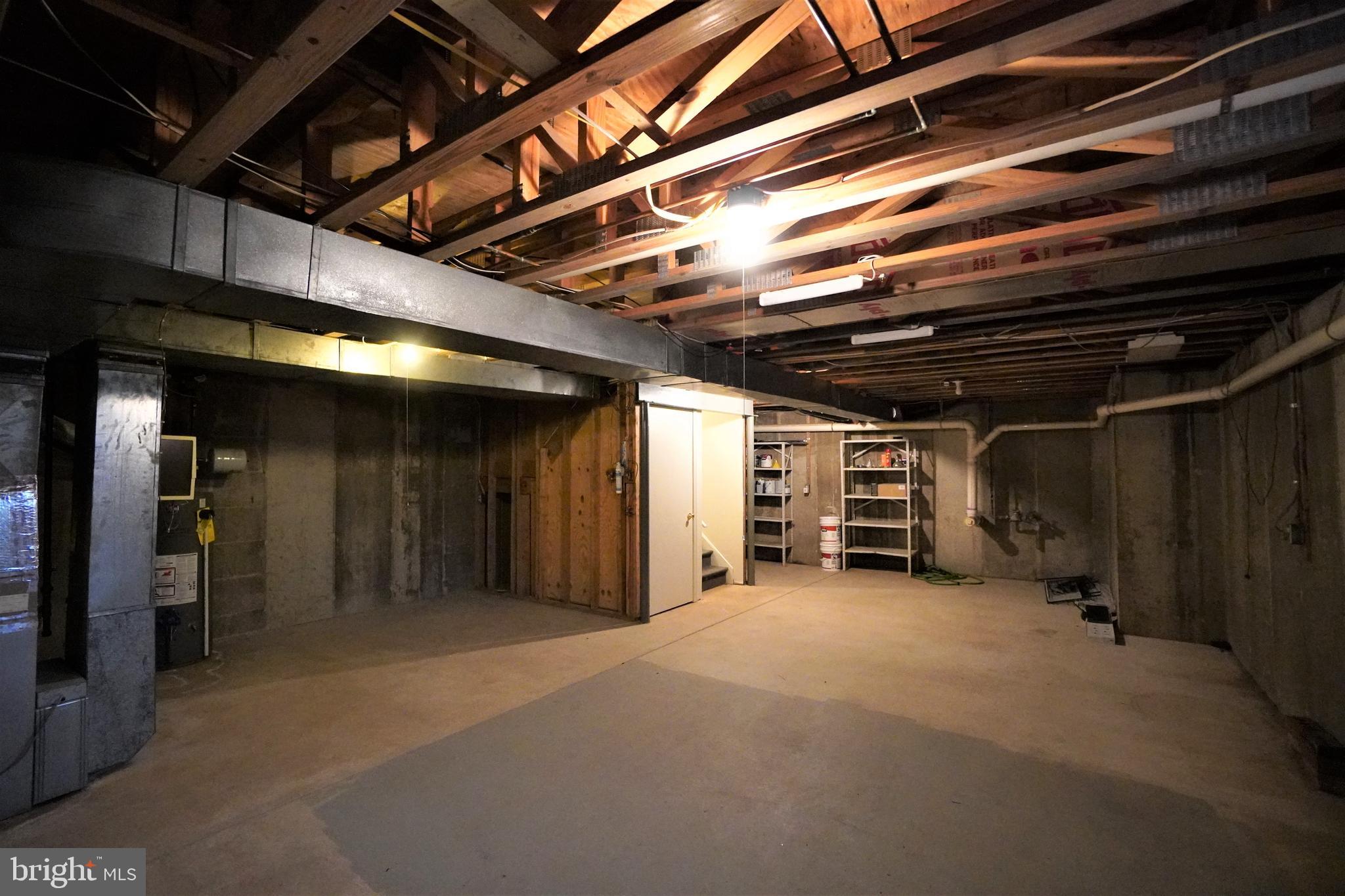 PINE CREST - Residential Lease