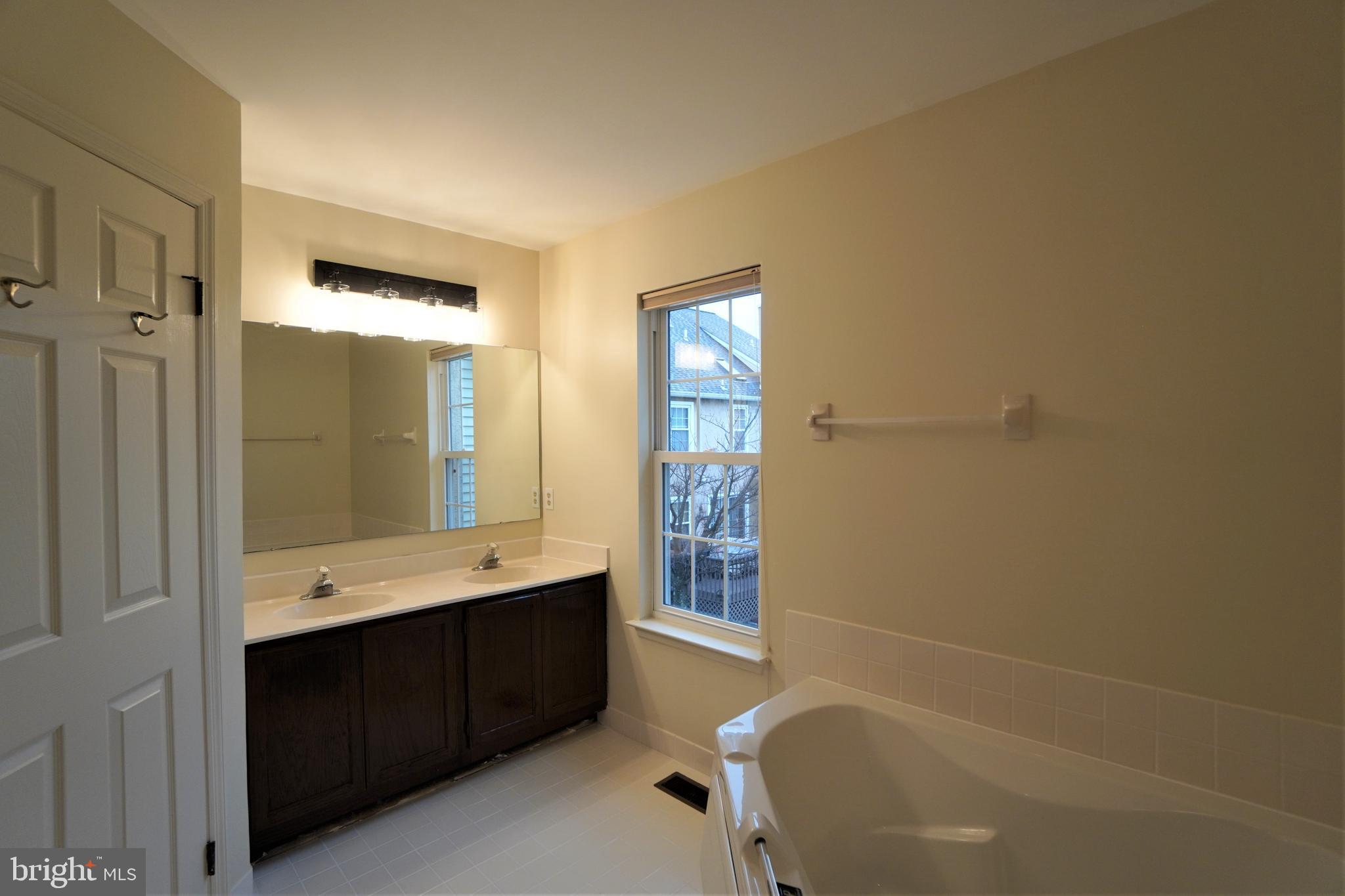 PINE CREST - Residential Lease