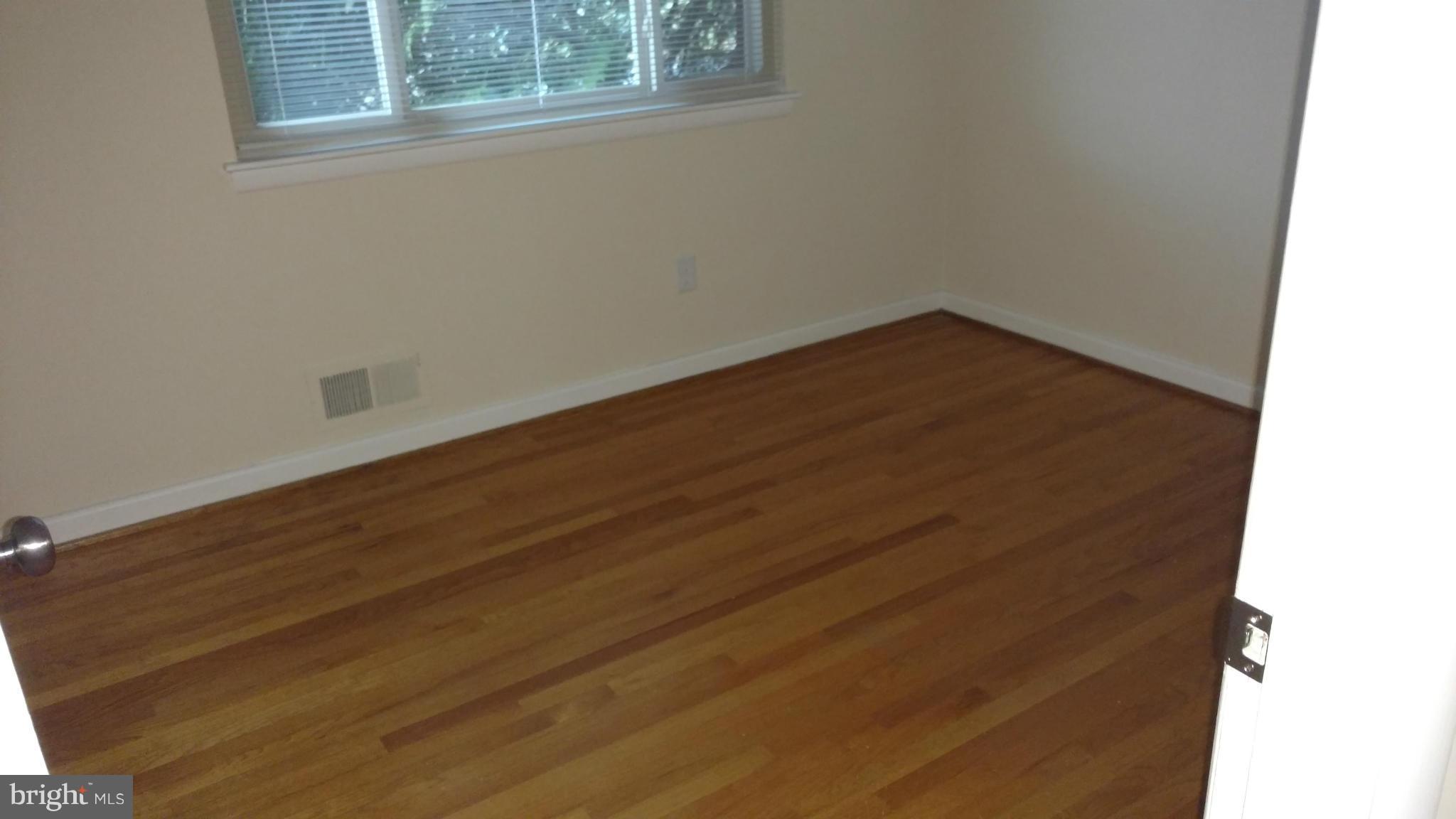 POTOMAC VALLEY - Residential Lease