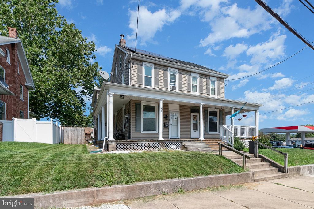 Photo of 305 N MARKET ST, ELIZABETHTOWN, PA 17022 (MLS # PALA2038516)