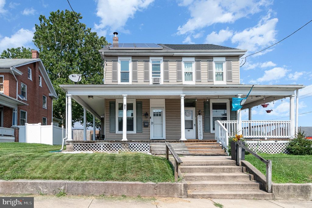 Photo of 305 N MARKET ST, ELIZABETHTOWN, PA 17022 (MLS # PALA2038516)