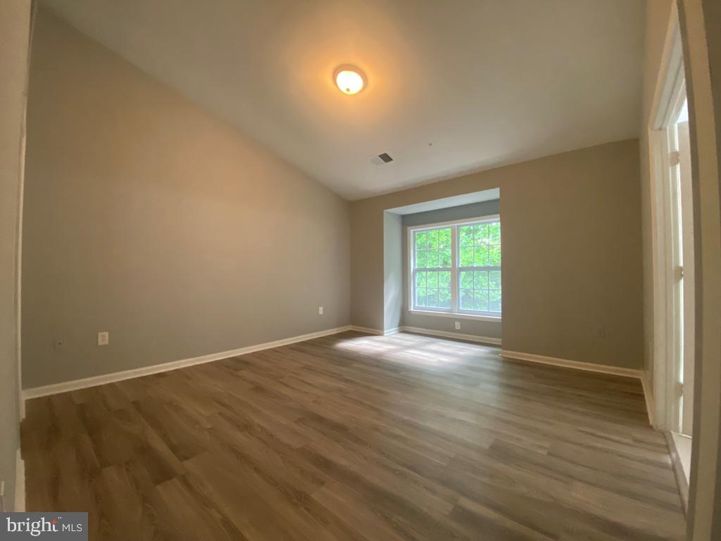 WOODVIEW VILLAGE - Residential Lease