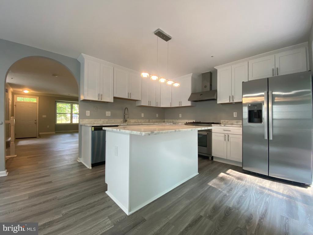 WOODVIEW VILLAGE - Residential Lease