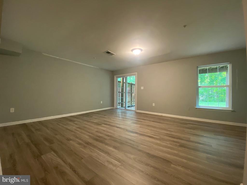 WOODVIEW VILLAGE - Residential Lease