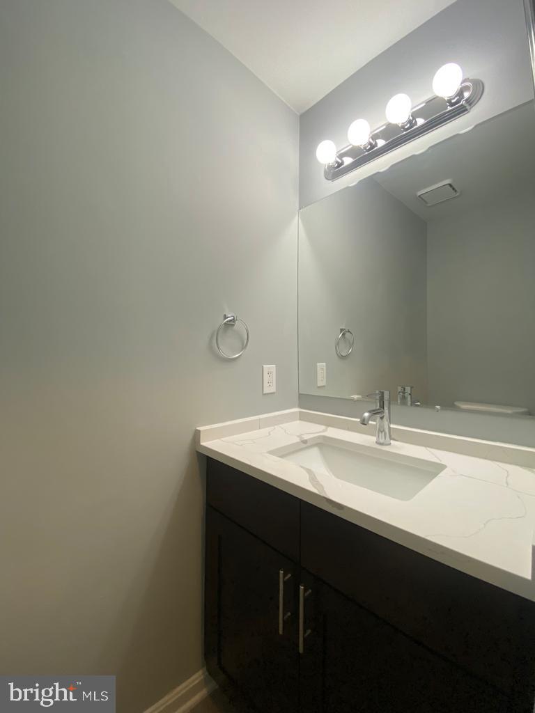 WOODVIEW VILLAGE - Residential Lease