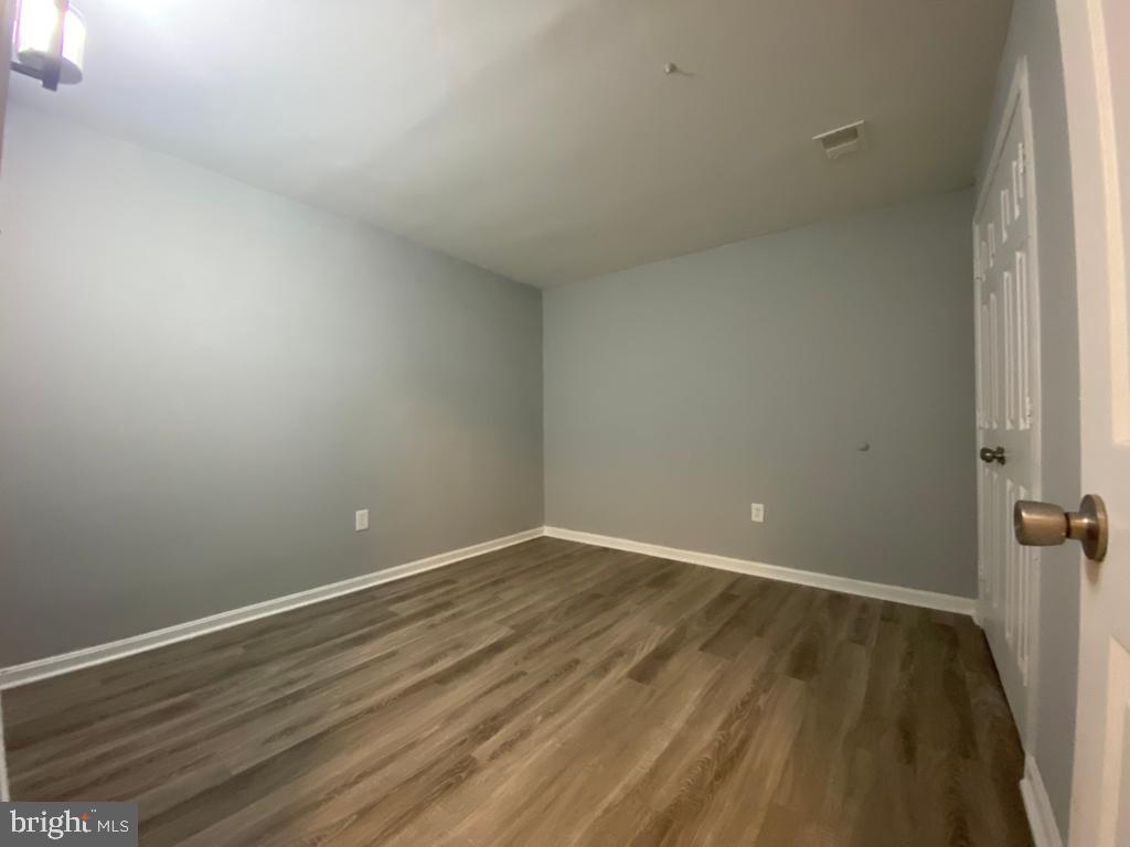 WOODVIEW VILLAGE - Residential Lease