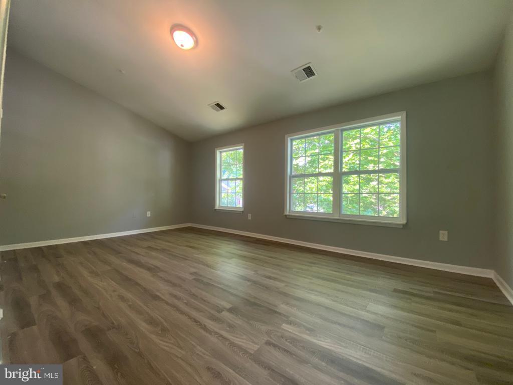 WOODVIEW VILLAGE - Residential Lease