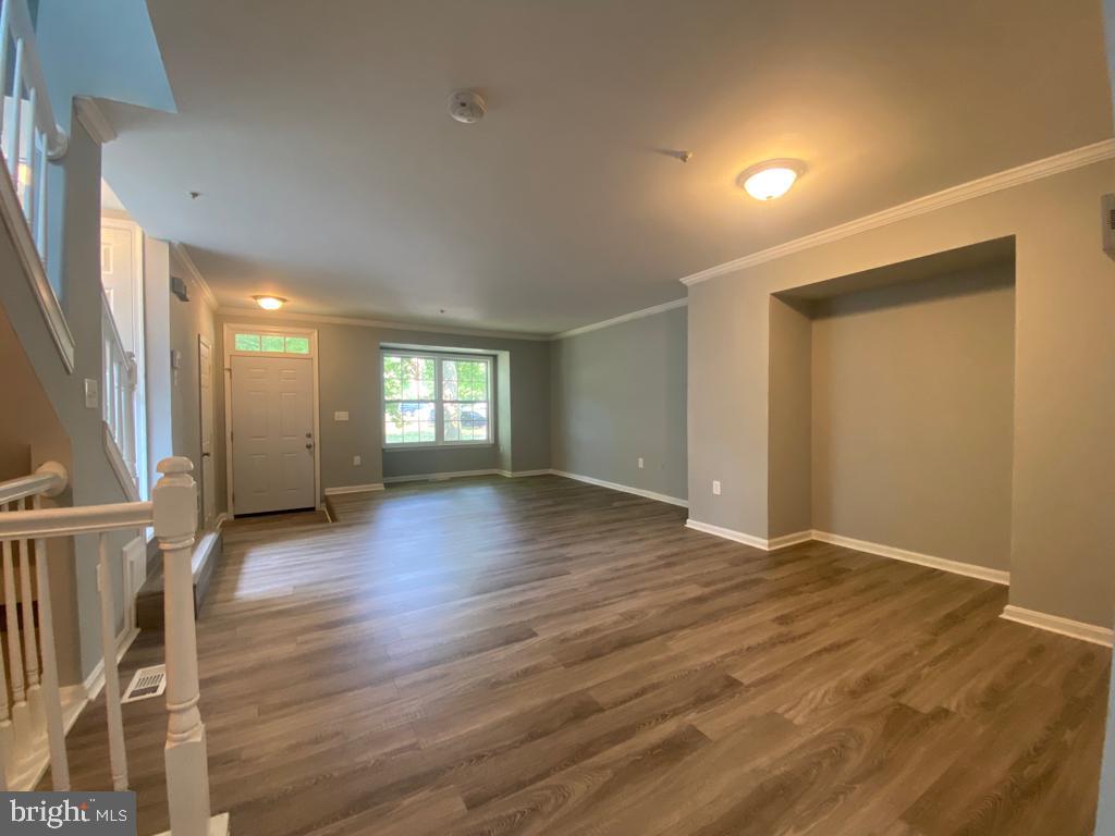 WOODVIEW VILLAGE - Residential Lease