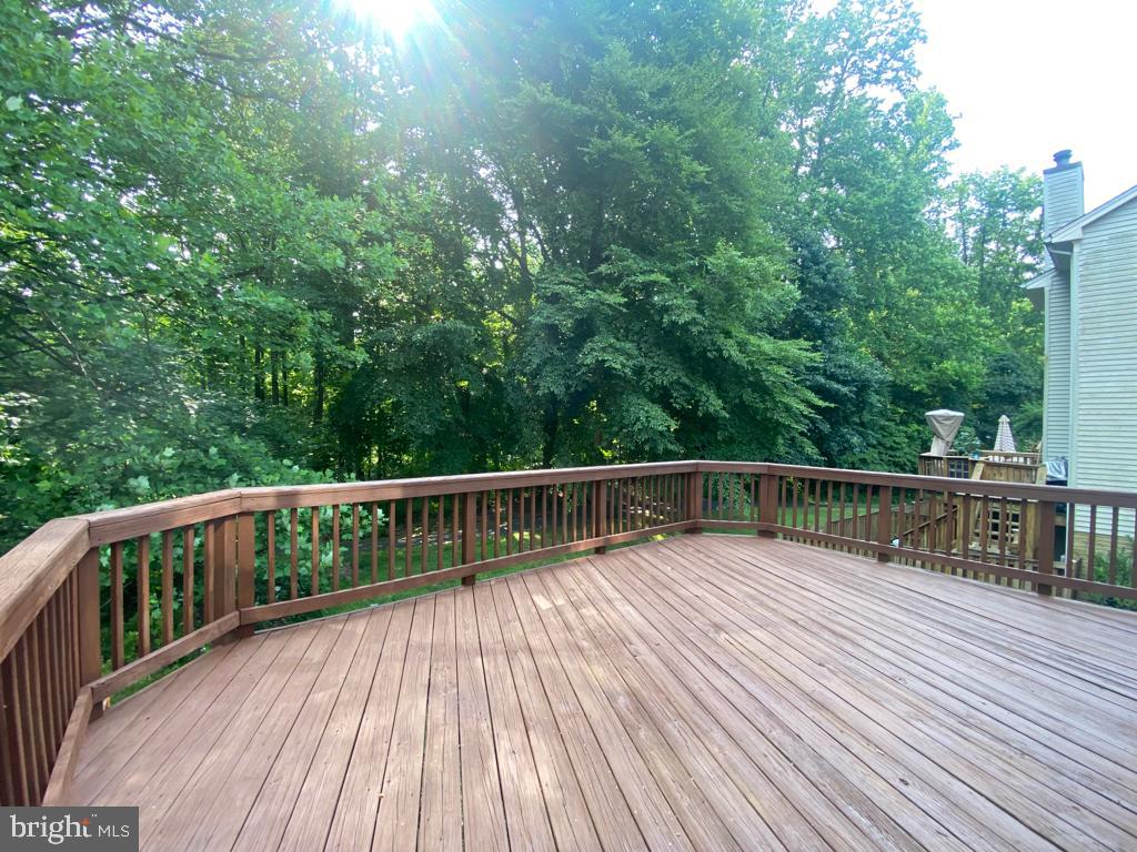 WOODVIEW VILLAGE - Residential Lease