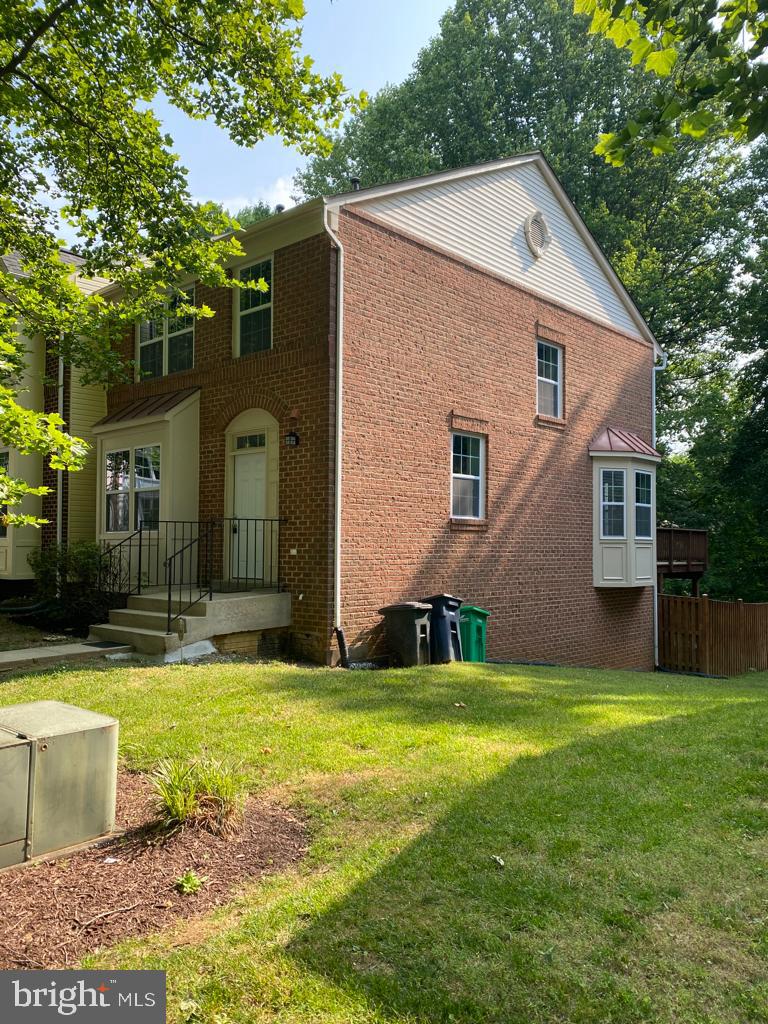 WOODVIEW VILLAGE - Residential Lease