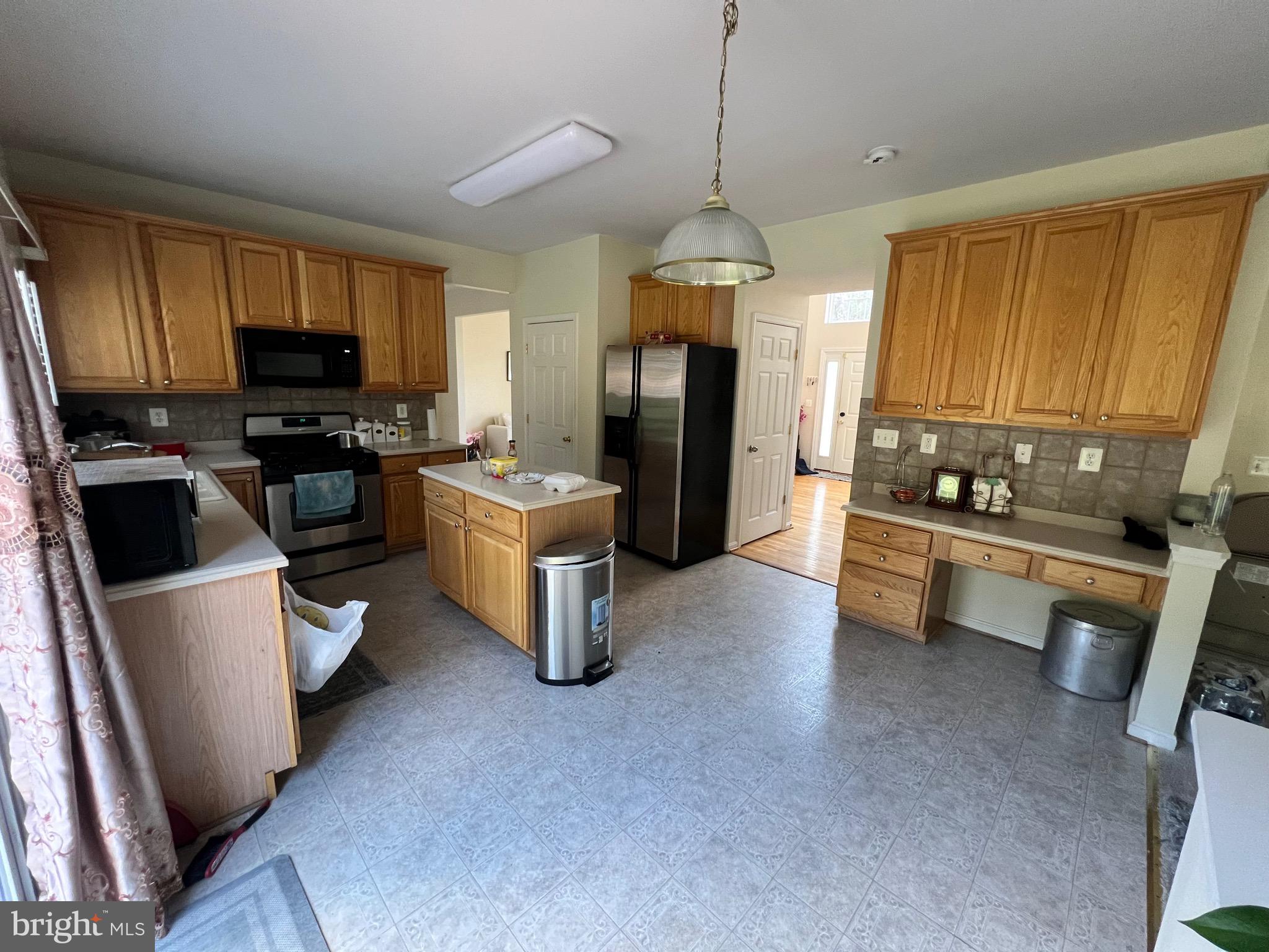 WAYSIDE VILLAGE - Residential Lease