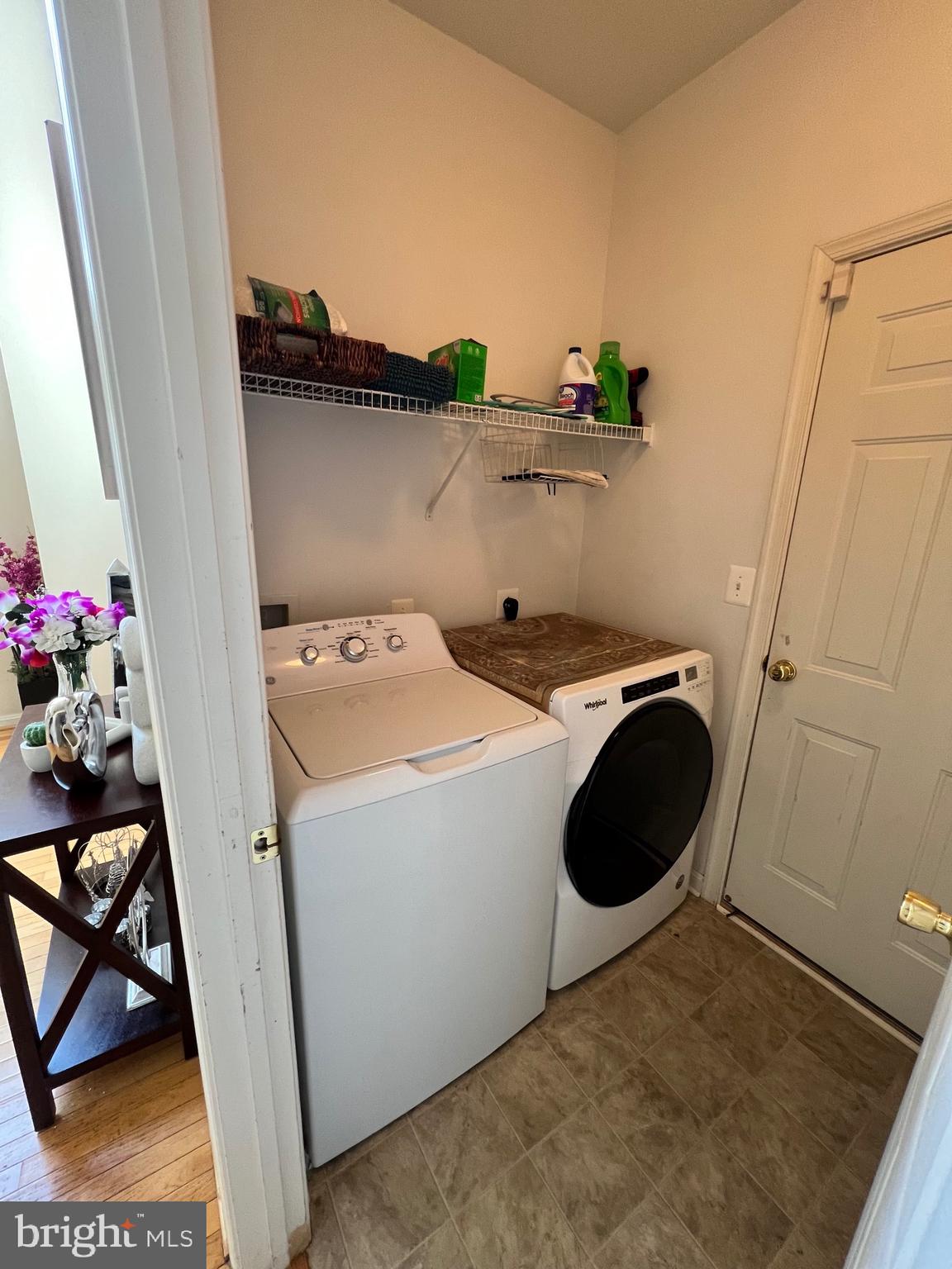 WAYSIDE VILLAGE - Residential Lease