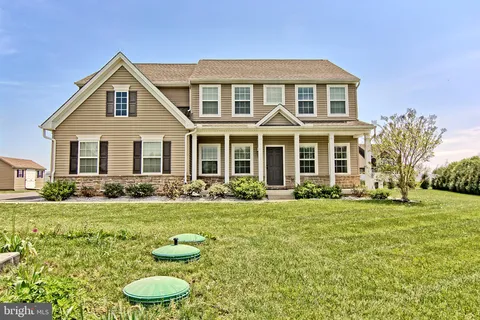 521 Lancelot Drive, Hampstead, MD MLS: MDCR2024386