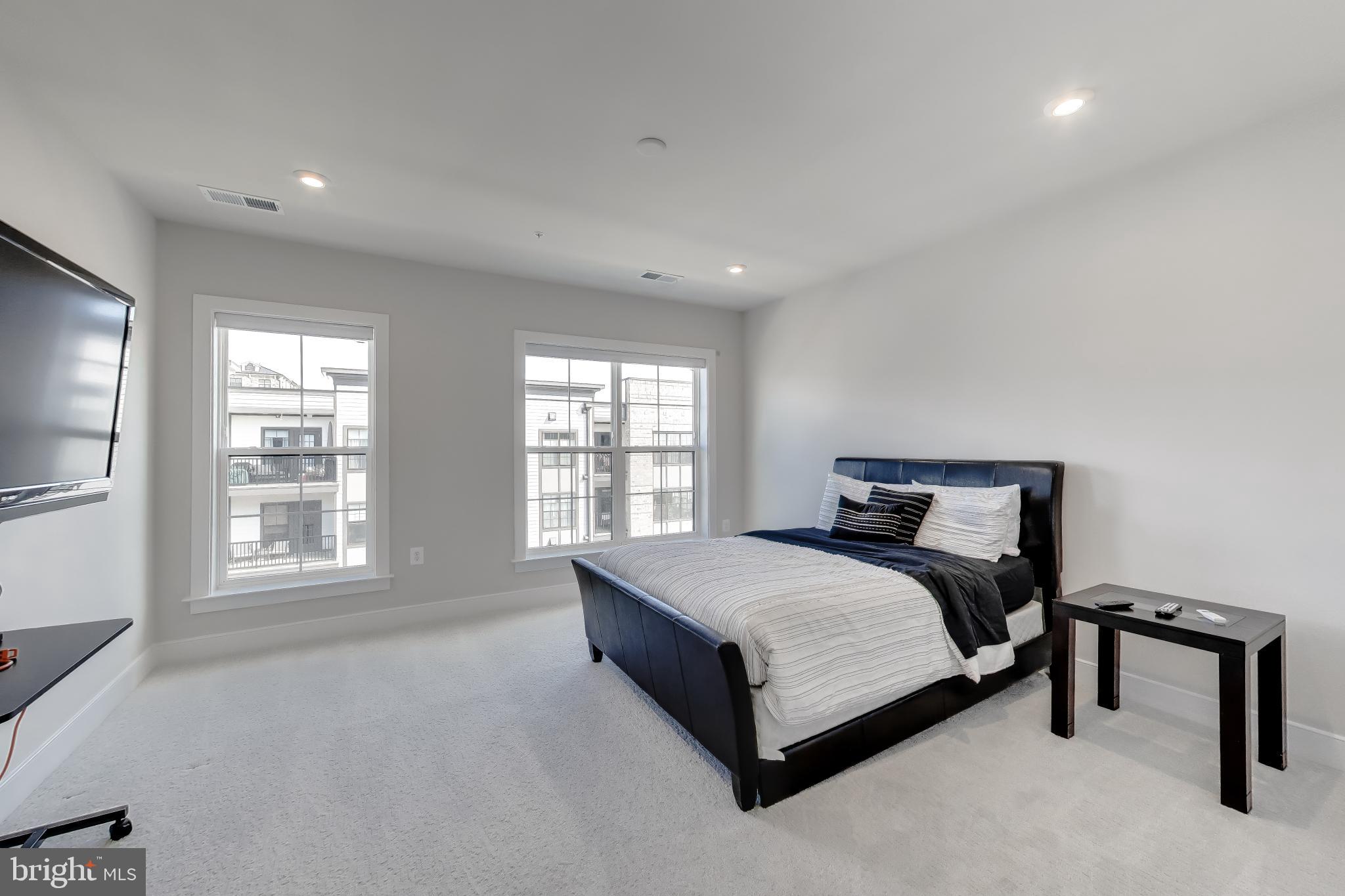 NATIONAL HARBOR - Residential