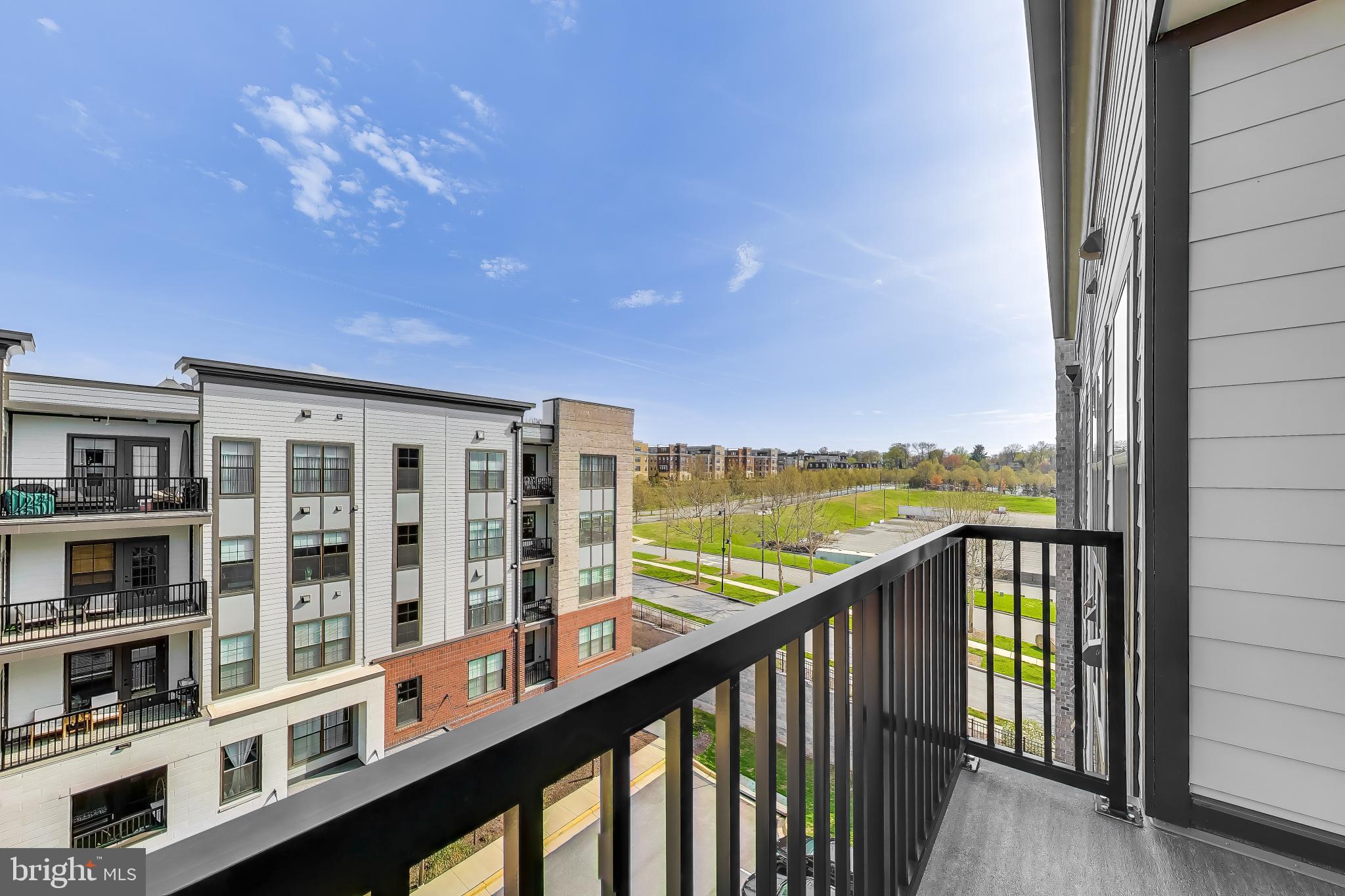 NATIONAL HARBOR - Residential