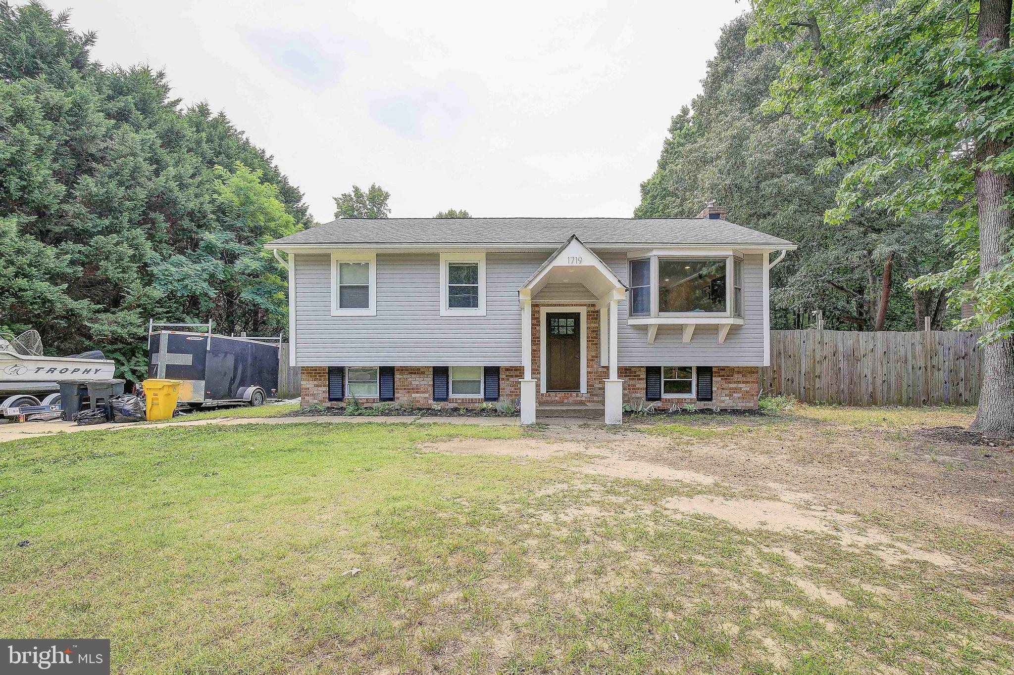 Three bedroom, two full bathroom in the heart of Pasadena! In-ground pool with fully fenced yard and large 12' x 27' sun deck. The oversized fire pit at 20' x 17' by the pool is calling your name. This space is made for entertaining, backs to woods. Inside you will find an open concept, with upgrades. Stainless appliances and granite countertops, hardwood floors, recessed lighting, and so much more. Call today to schedule a showing!