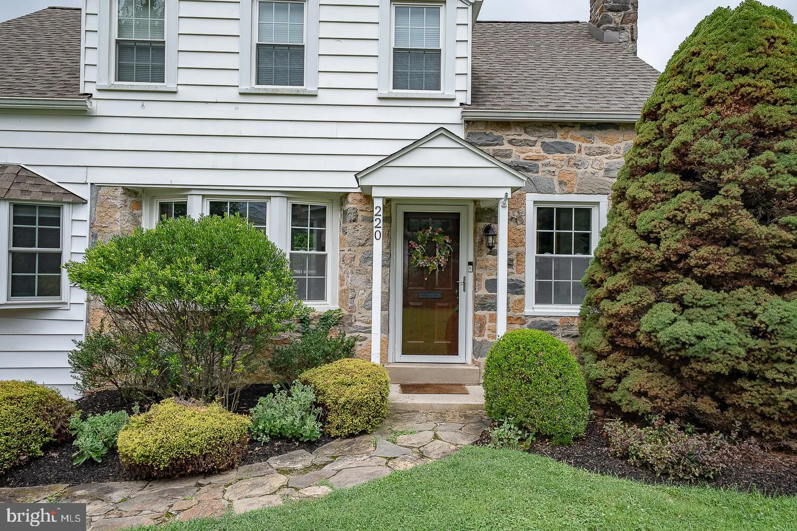 Devon, Pennsylvania 19333, United States, 3 Bedrooms Bedrooms, ,2 BathroomsBathrooms,Residential,Contingent,190916