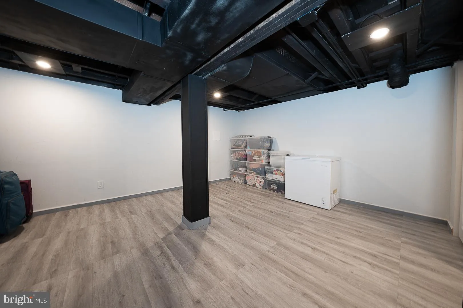 Devon, Pennsylvania 19333, United States, 3 Bedrooms Bedrooms, ,2 BathroomsBathrooms,Residential,Contingent,190916