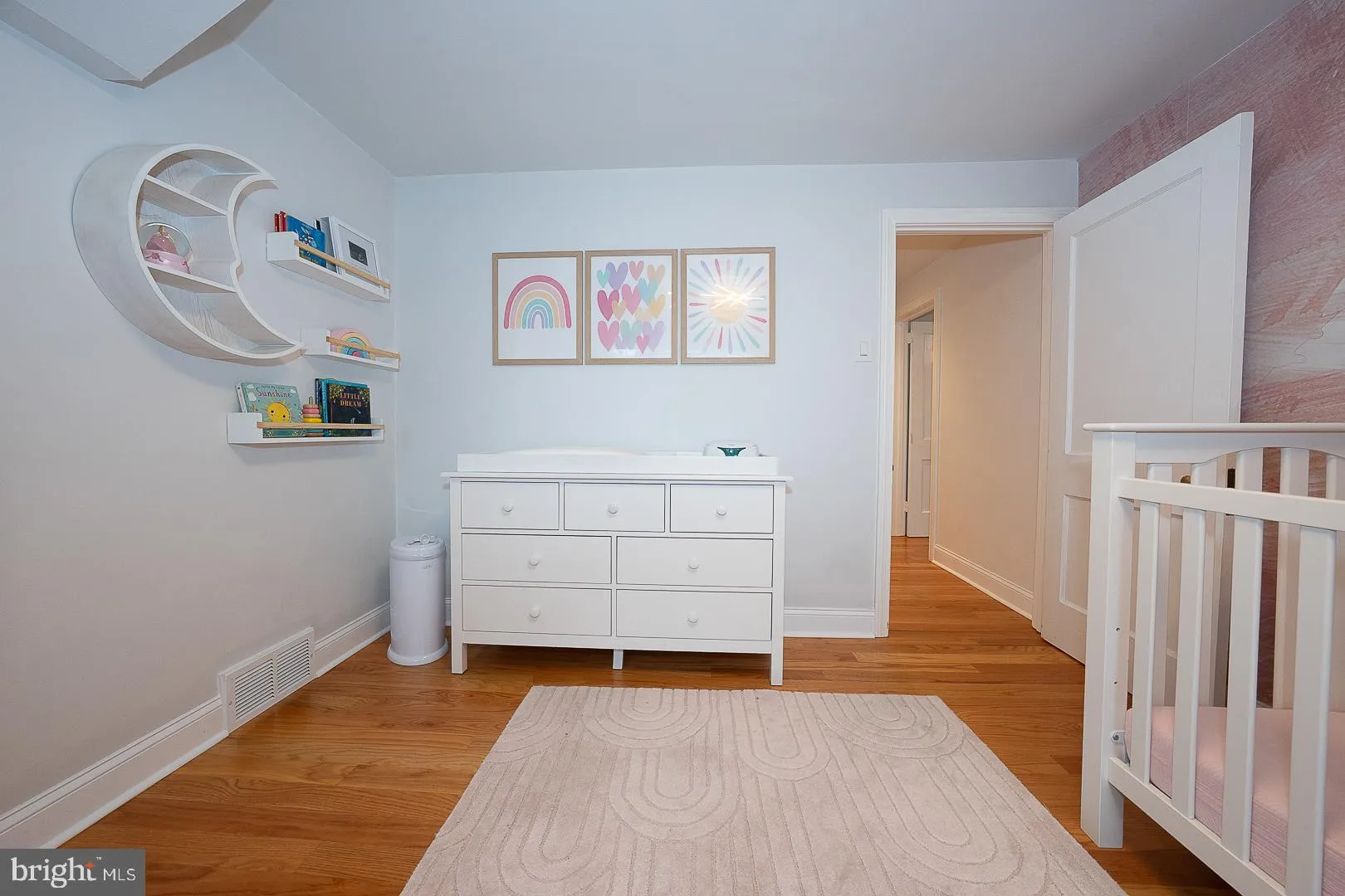 Devon, Pennsylvania 19333, United States, 3 Bedrooms Bedrooms, ,2 BathroomsBathrooms,Residential,Contingent,190916