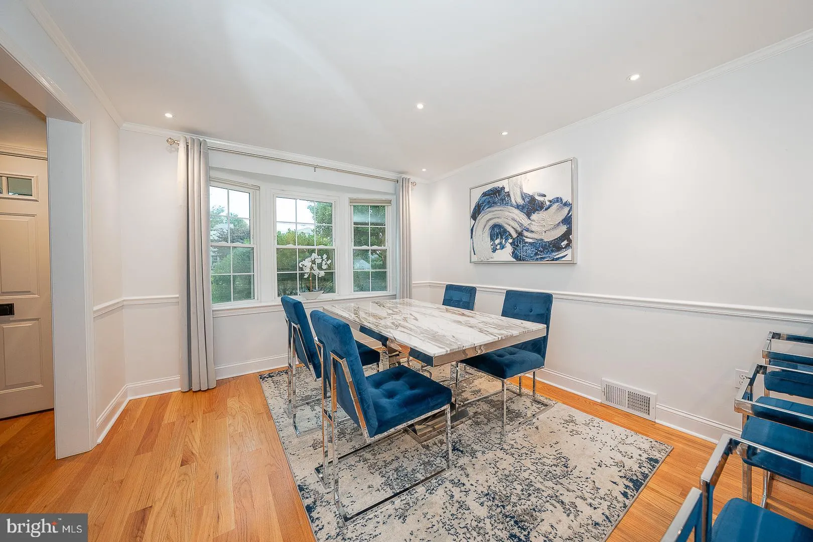 Devon, Pennsylvania 19333, United States, 3 Bedrooms Bedrooms, ,2 BathroomsBathrooms,Residential,Contingent,190916