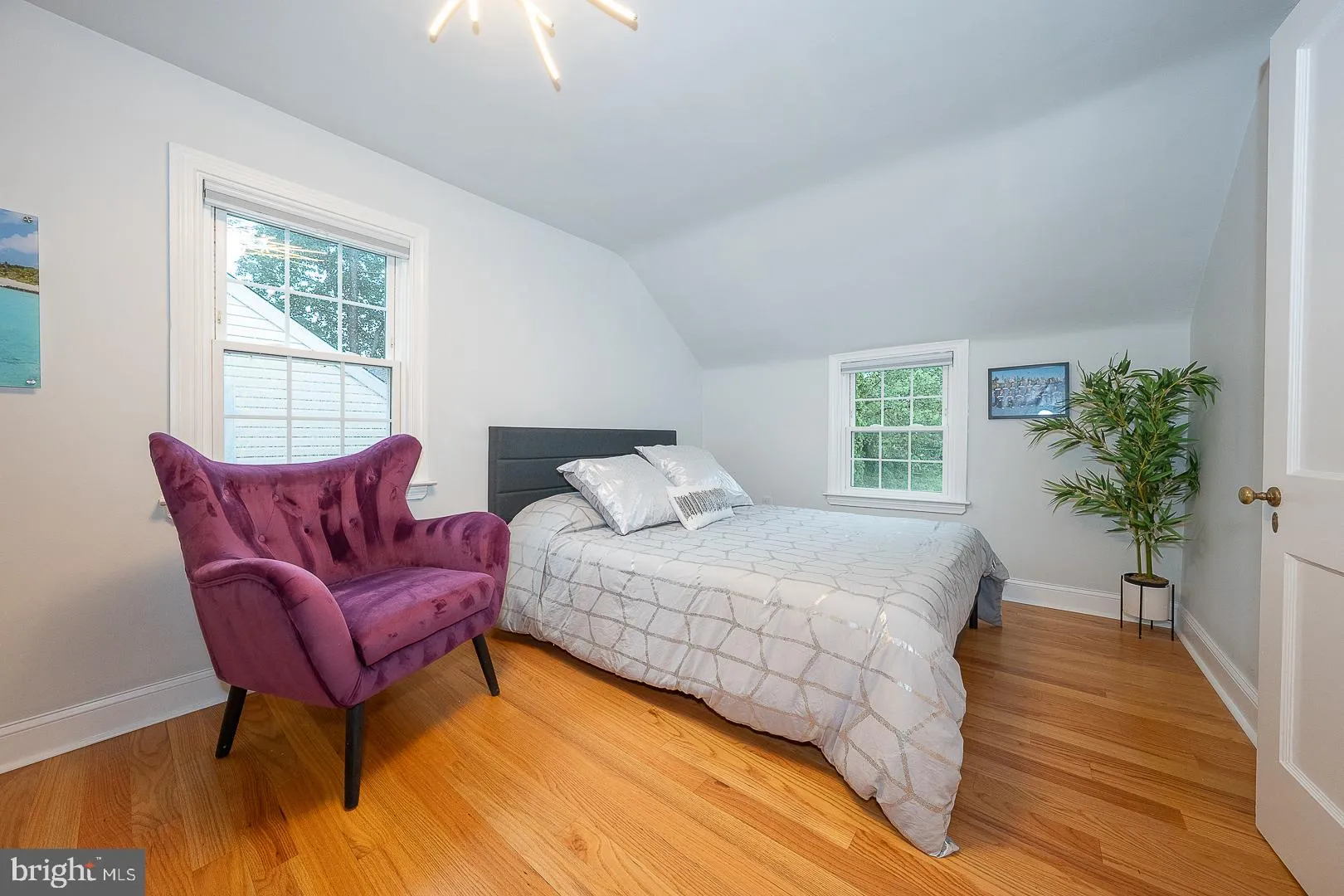 Devon, Pennsylvania 19333, United States, 3 Bedrooms Bedrooms, ,2 BathroomsBathrooms,Residential,Contingent,190916