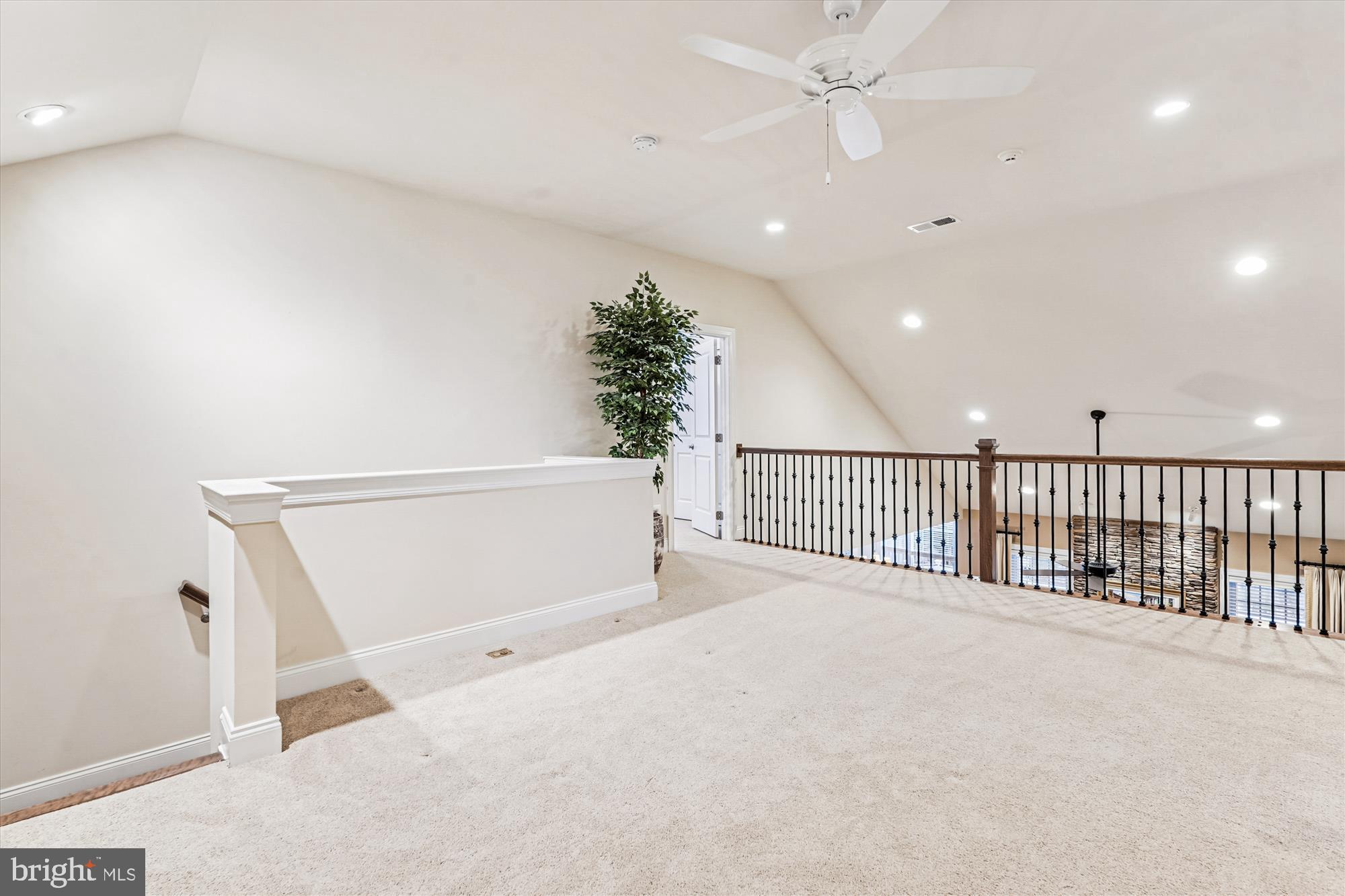 REGENCY AT CREEKSIDE - Residential