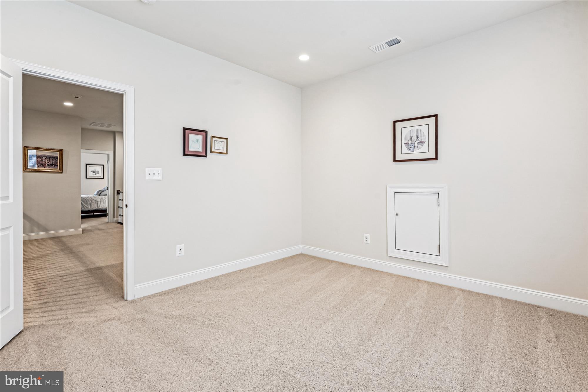 REGENCY AT CREEKSIDE - Residential