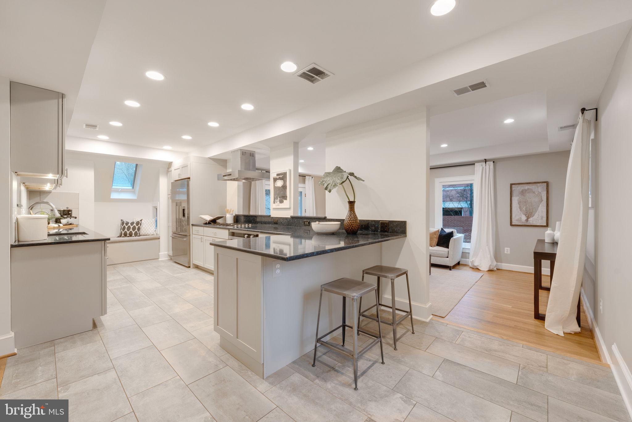 CLARENDON - Residential