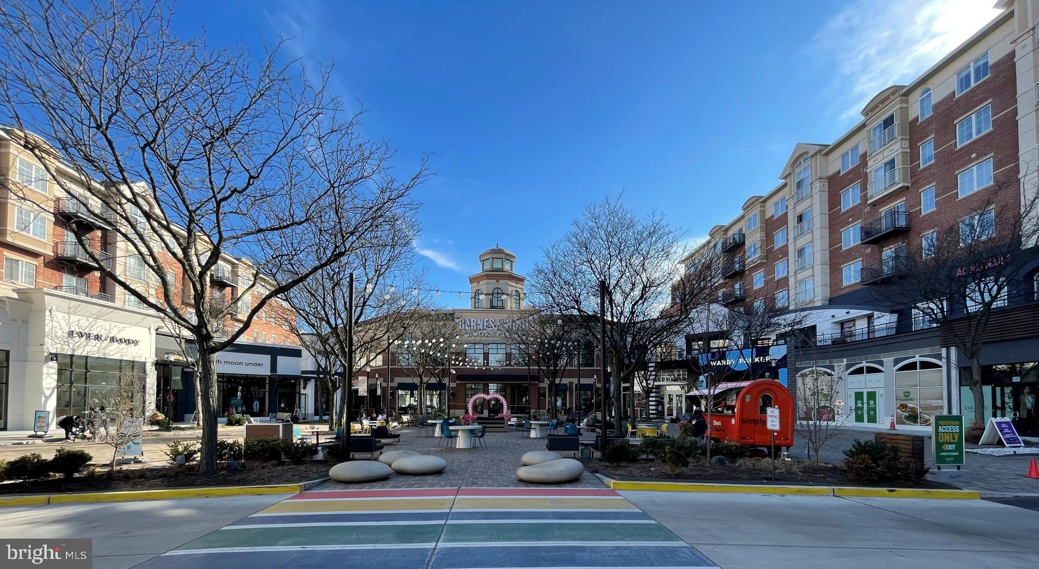 CLARENDON - Residential